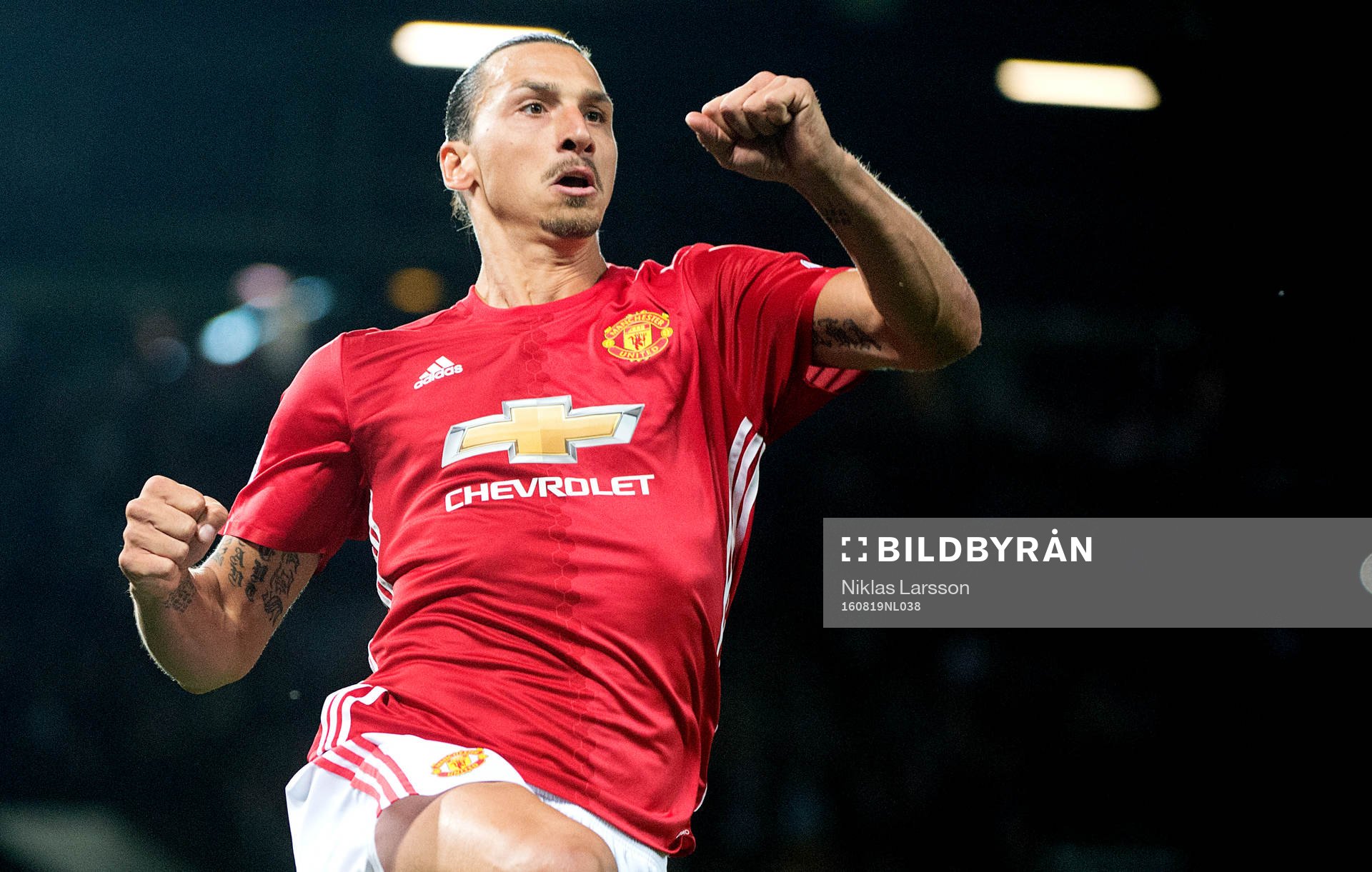 Manchester Uniteds Zlatan Ibrahimovic jublar