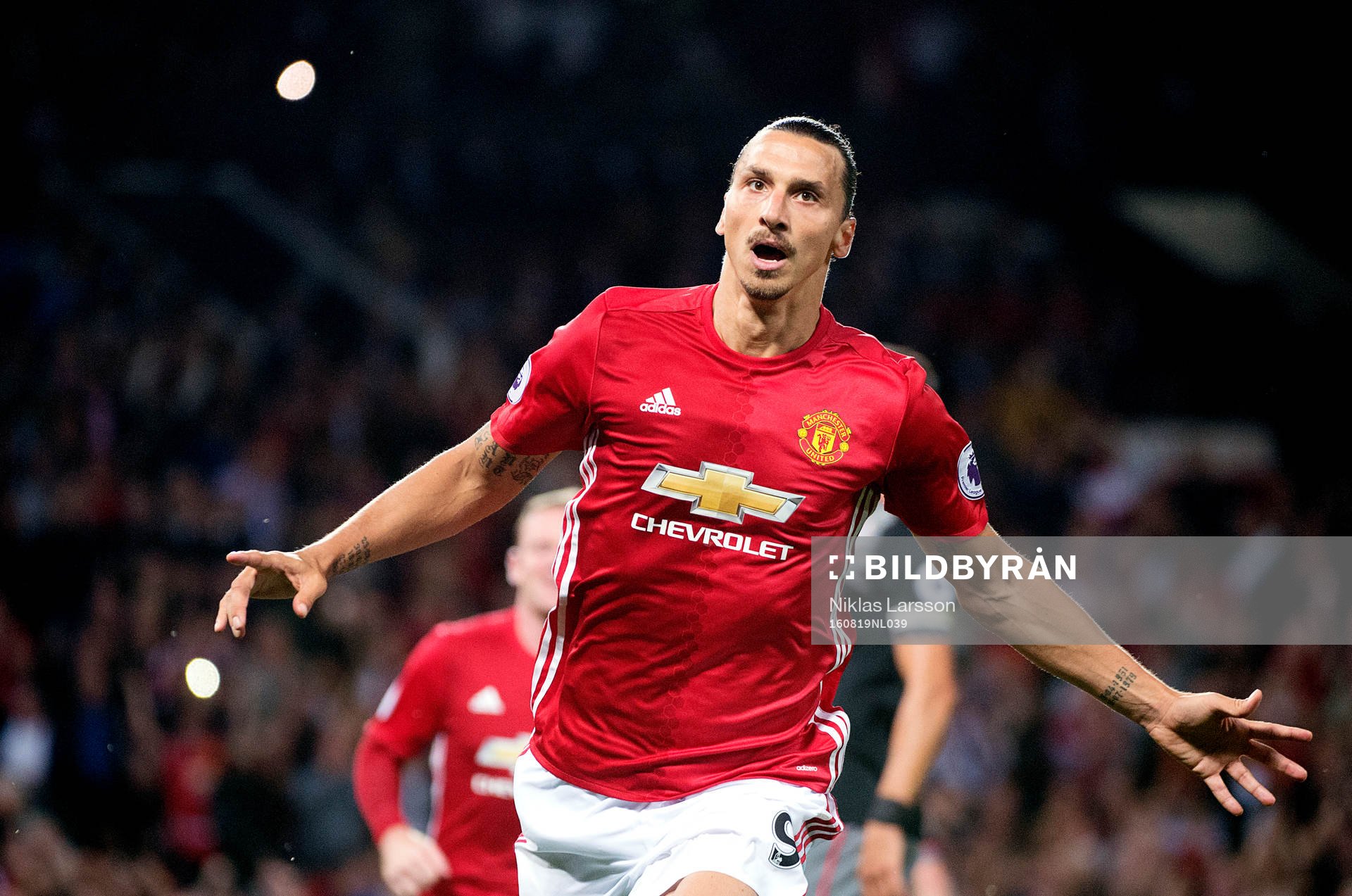 Manchester Uniteds Zlatan Ibrahimovic jublar