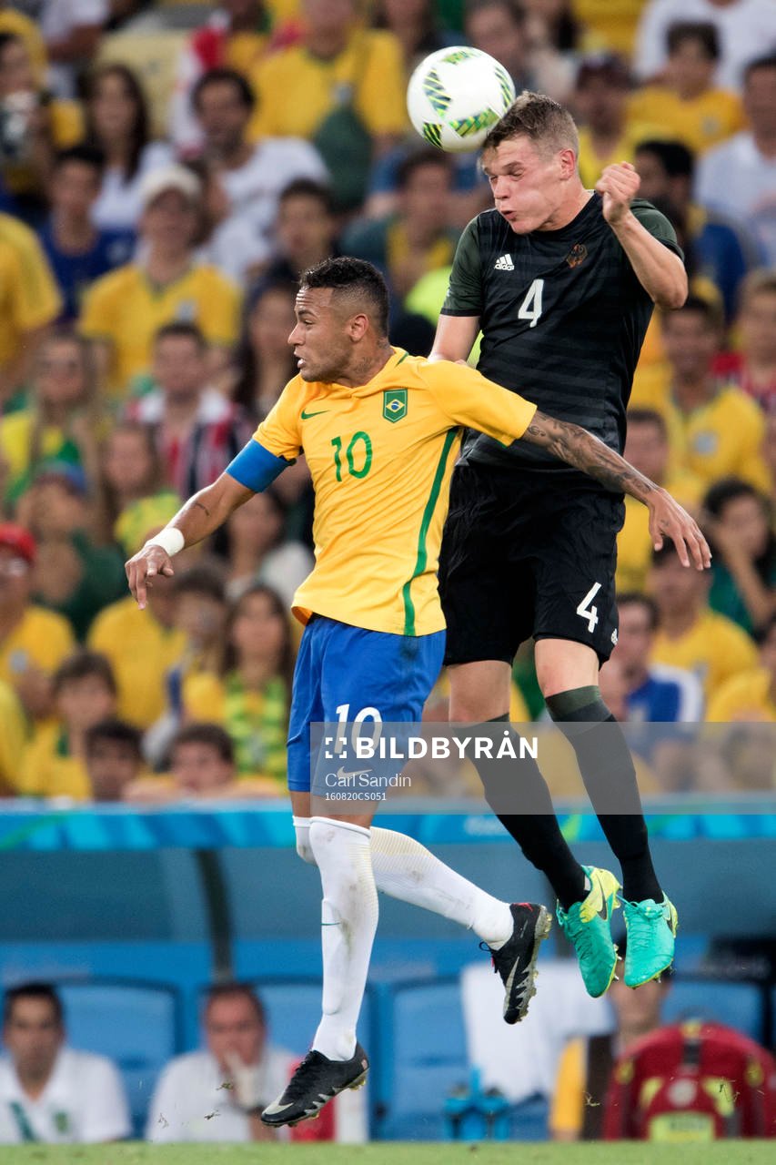Nickduell mellan Brasiliens Neymar och Tysklands Mattias