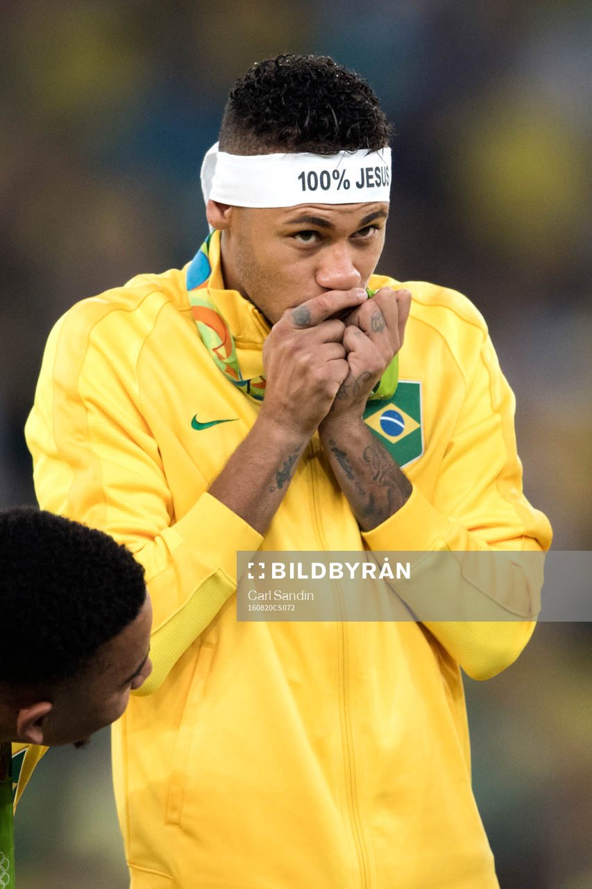 Brasiliens Neymar pussar sin medalj