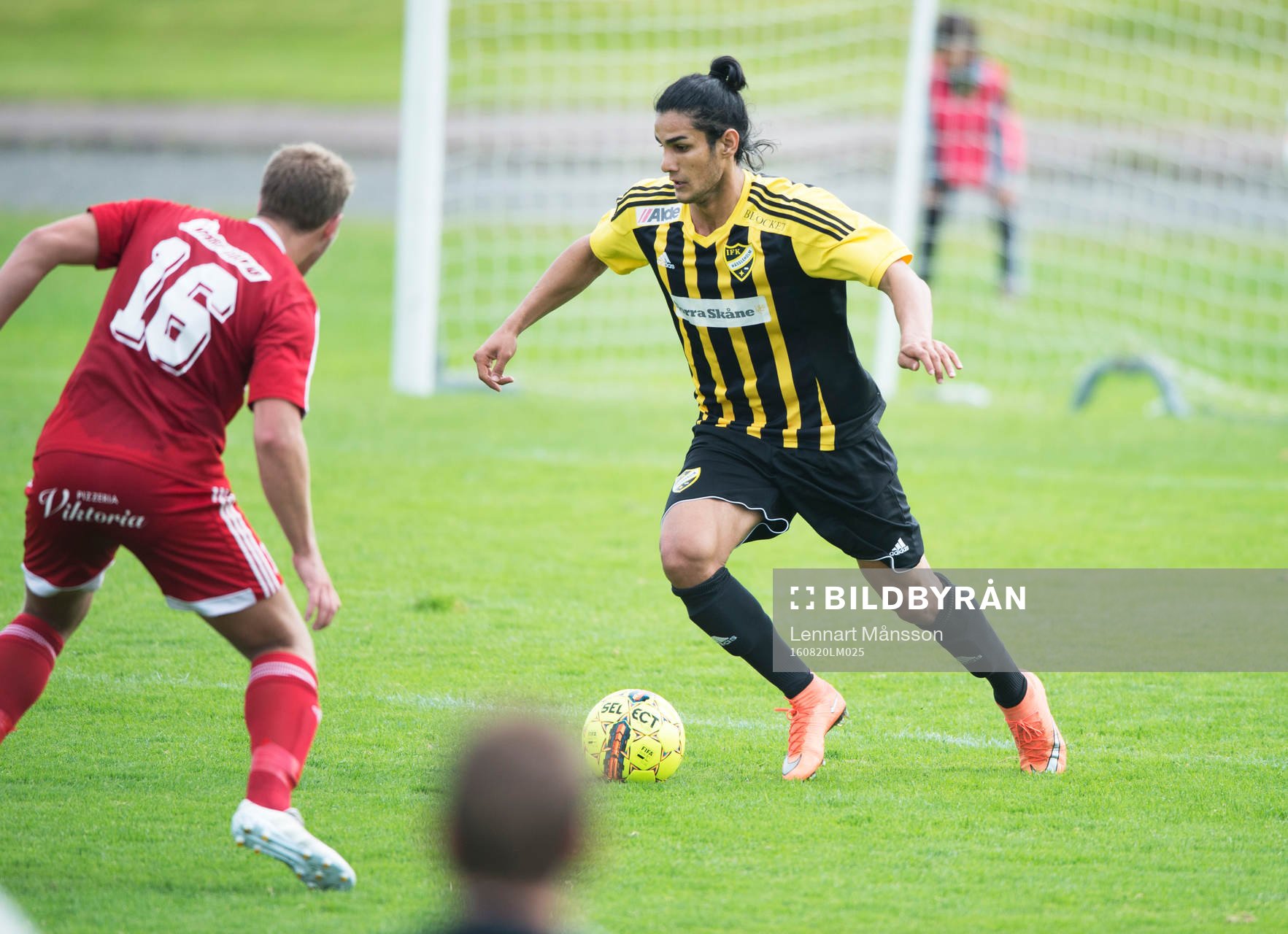 IFK Hässleholms Ameer Naseer i matchen i division 2 mellan