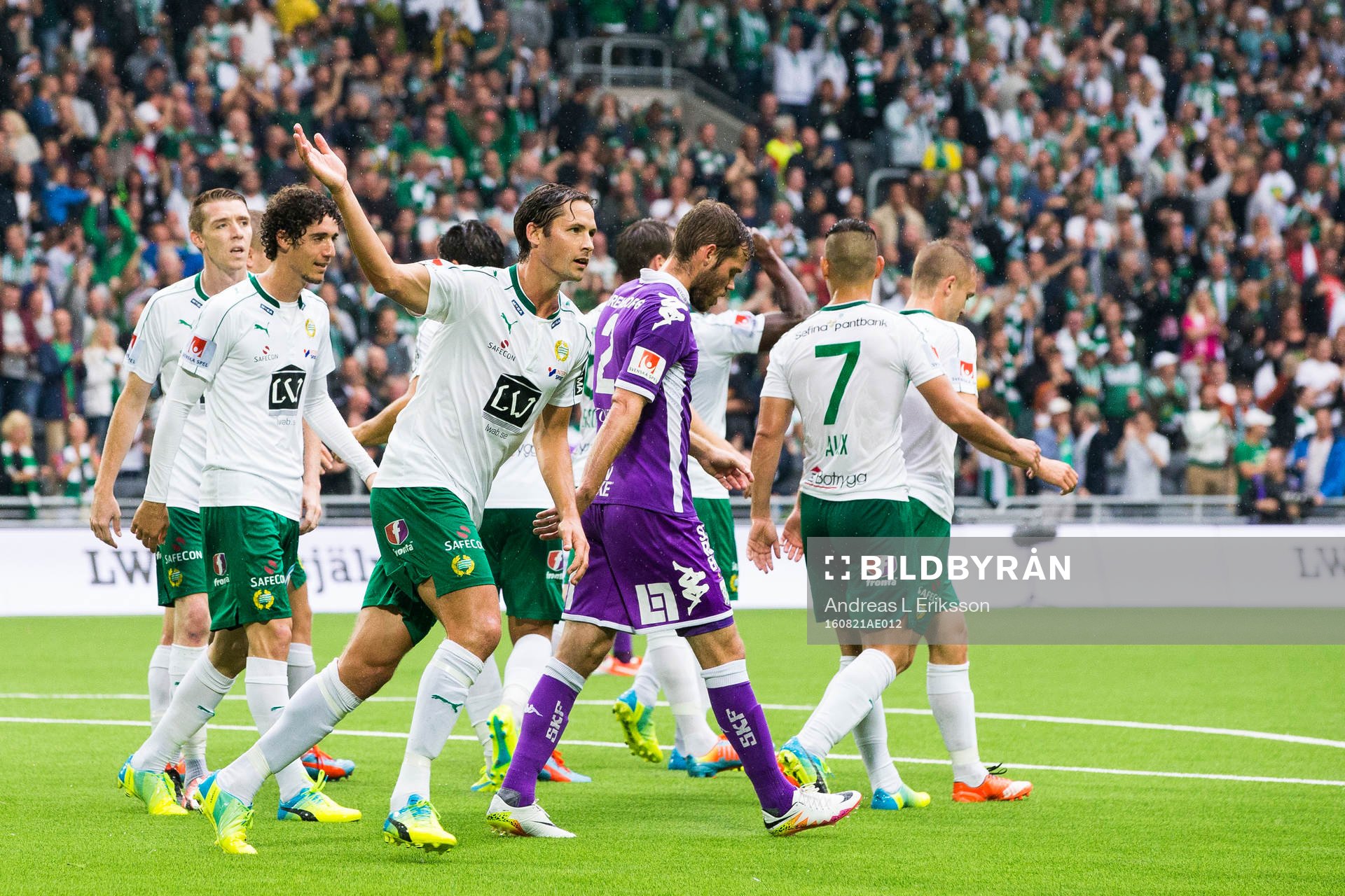 Hammarbys Philip Haglund jublar