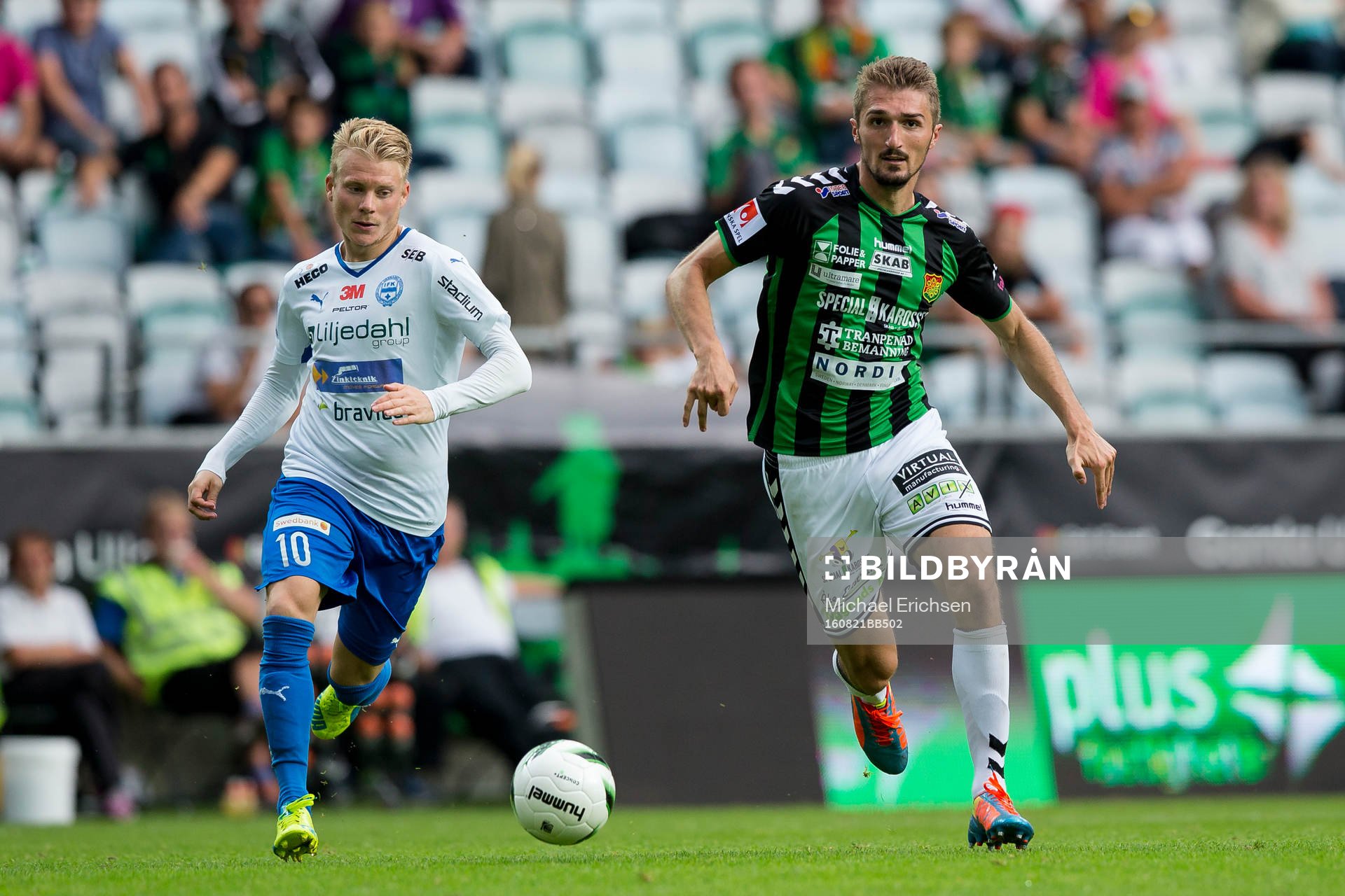 GAIS Dardan Rexhepi före Värnamos Johan Svahn