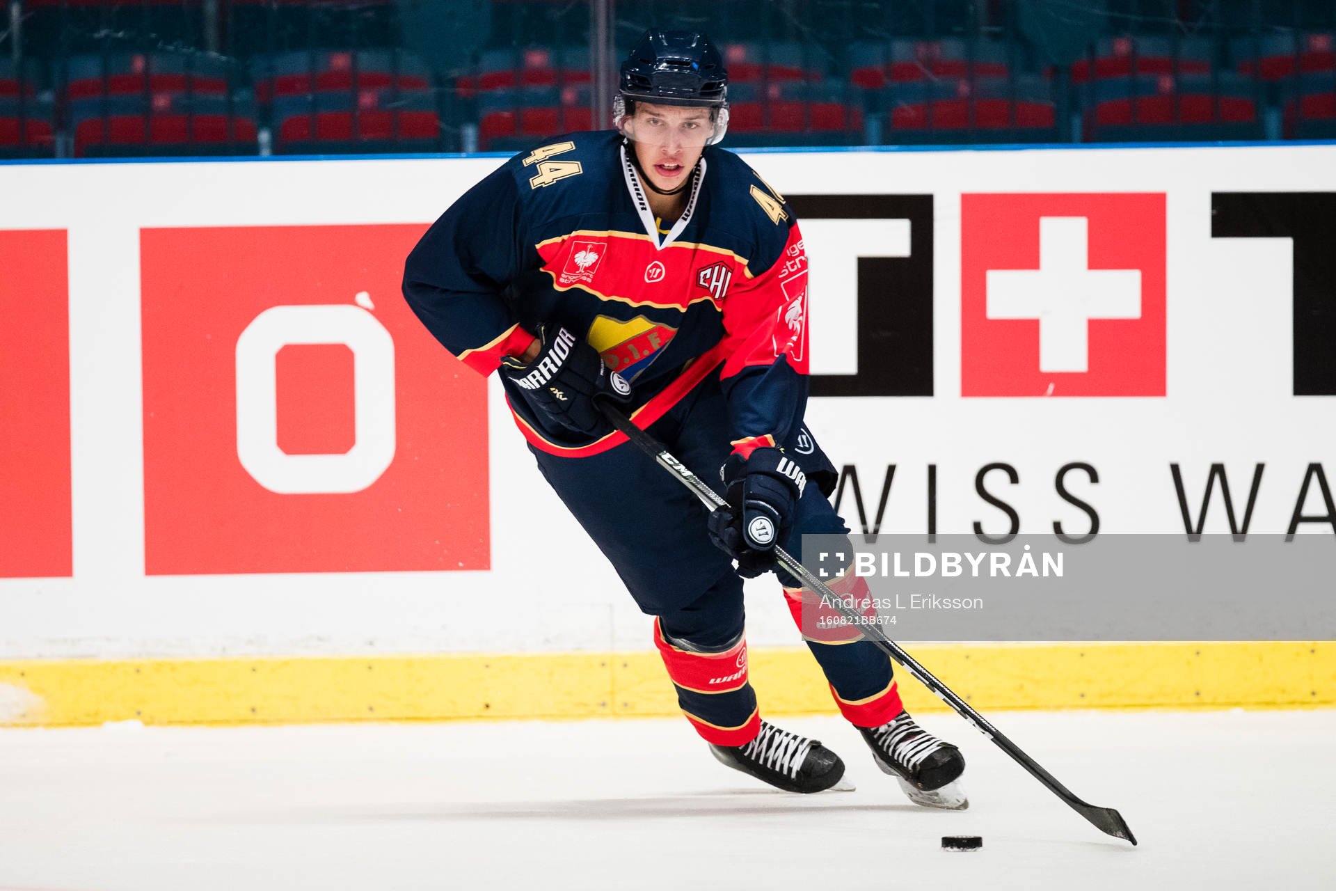 Djurgårdens Lukas Vejdemo med pucken