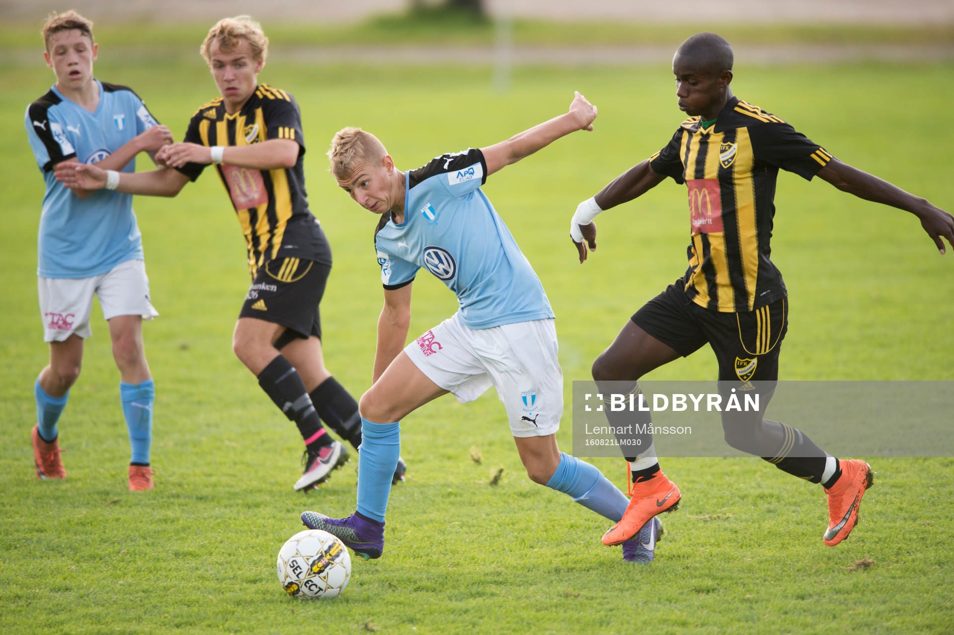 i matchen för pojkar födda 2000 mellan IFK Hässleholm