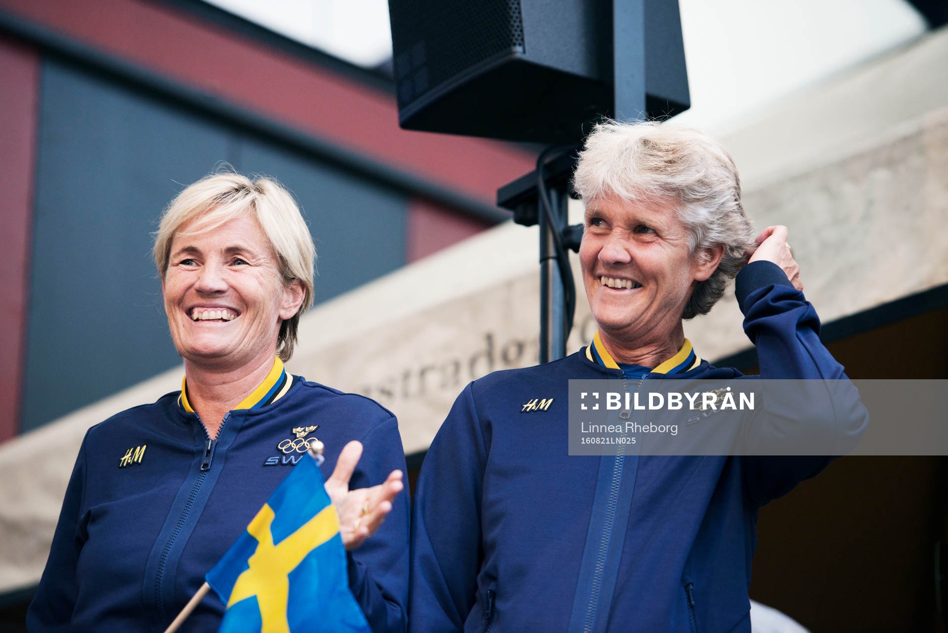 Förbundskapten Pia Sundhage och assisterande