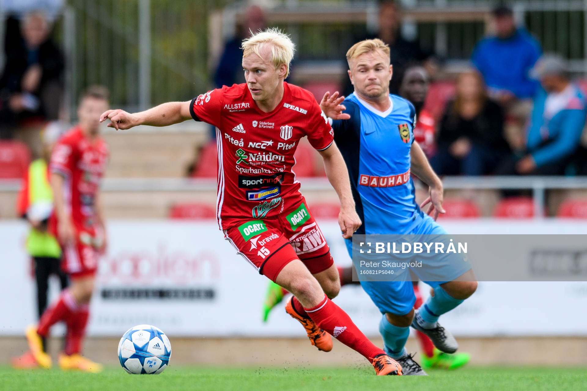 s Kristoffer Thydell jagas av Brommapojkarna:s Christopher