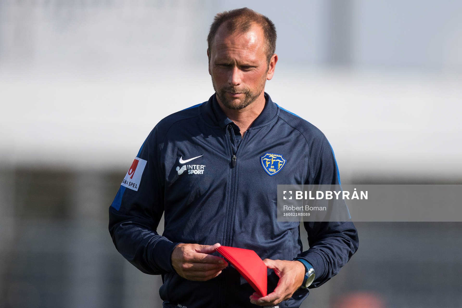 Falkenbergs assisterande tränare Jonas Axeldal inför fotbollsmatchen i Allsvenskan mellan Falkenberg och Gefle den 21 Augusti 2016 i Falkenberg