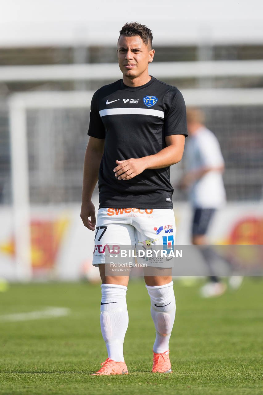 Falkenbergs Kamal Mustafa  inför fotbollsmatchen i Allsvenskan mellan Falkenberg och Gefle den 21 Augusti 2016 i Falkenberg