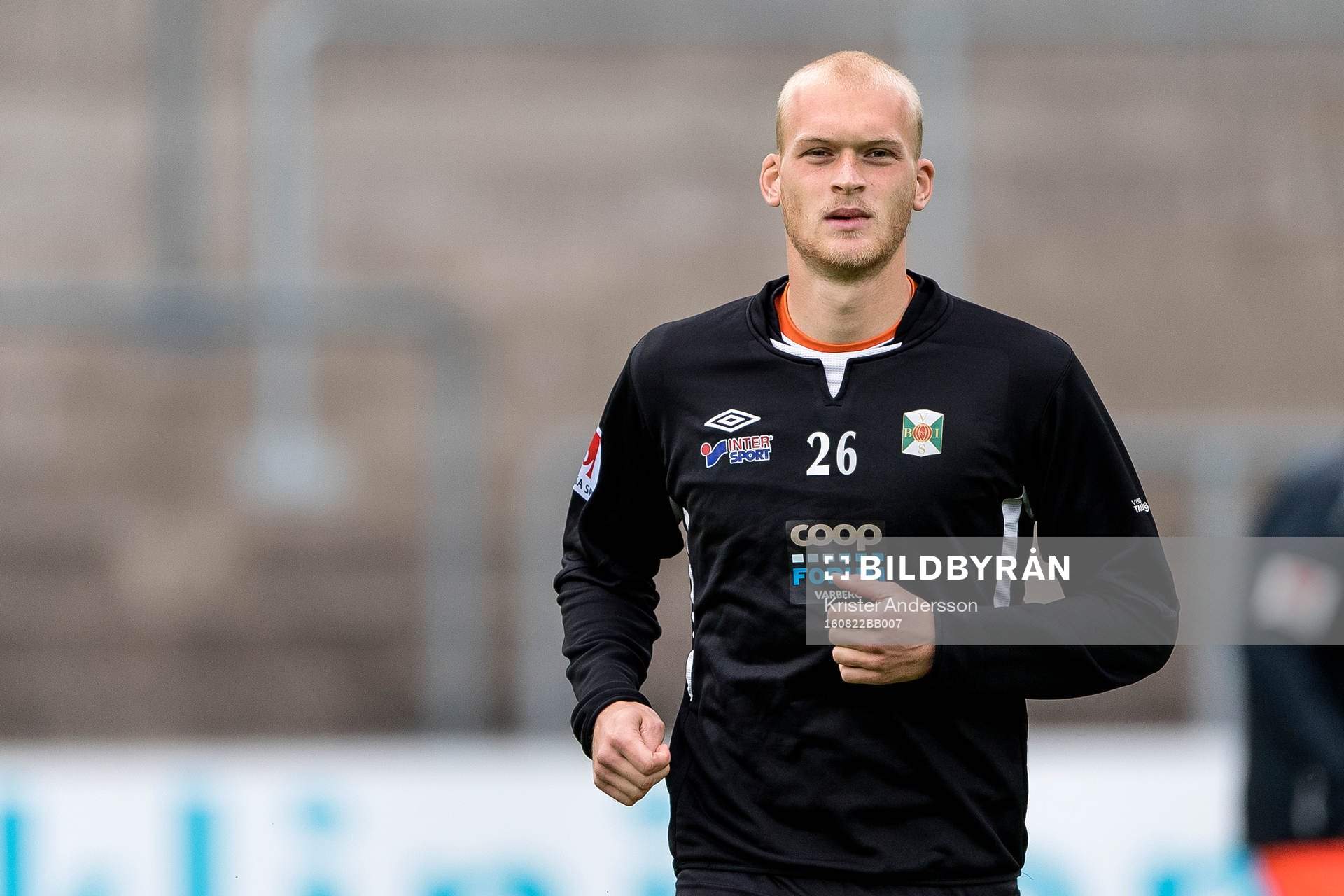 Varbergs Viktor Nilsson före fotbollsmatchen i Superettan