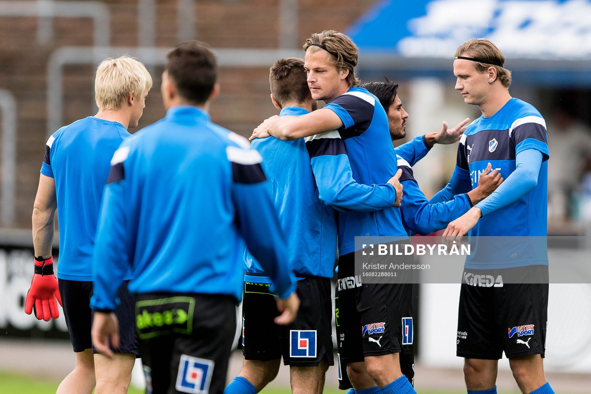 Halmstads spelare före fotbollsmatchen i Superettan mellan