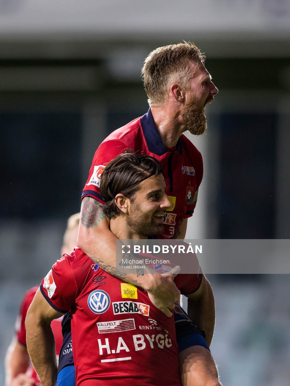 Örgrytes George Mourad jublar ihop med Fredrik Björck