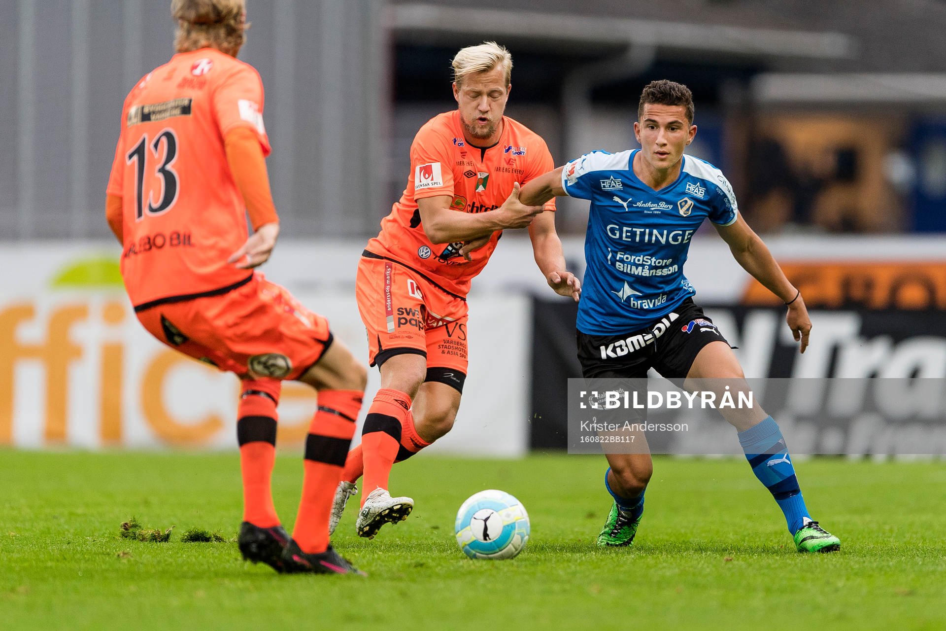 Varbergs Sebastian Crona och Halmstads Adnan Kojic