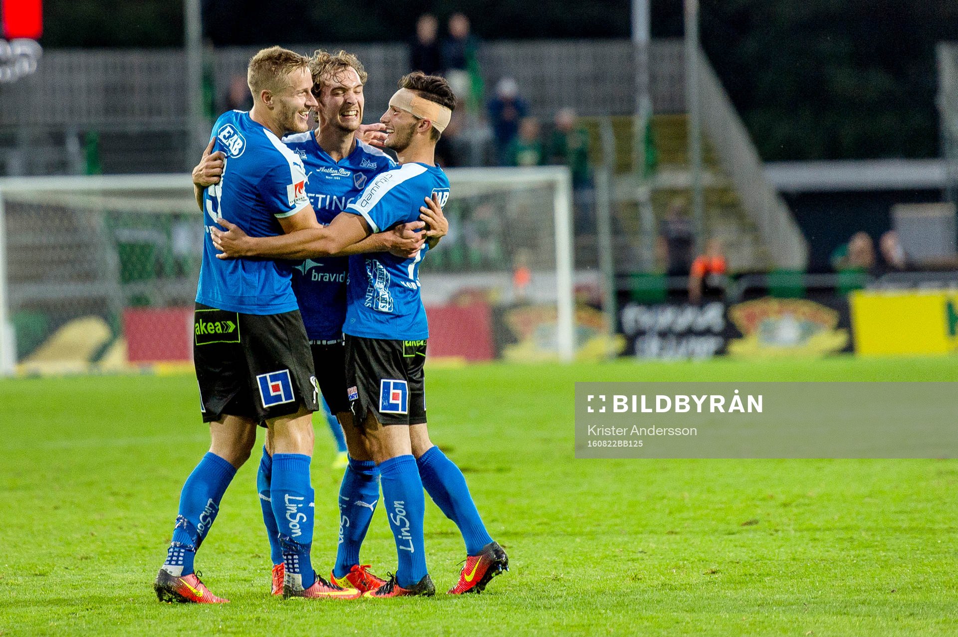Halmstads spelare jublar
