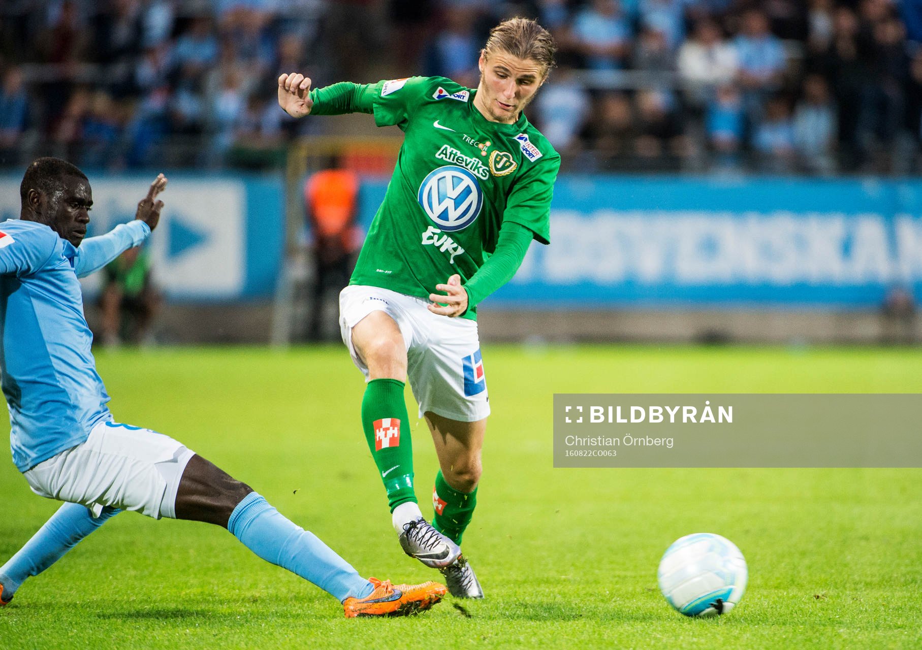 Jönköpings Pawel Cibicki mot Malmö FFs Enock Kofi Adu