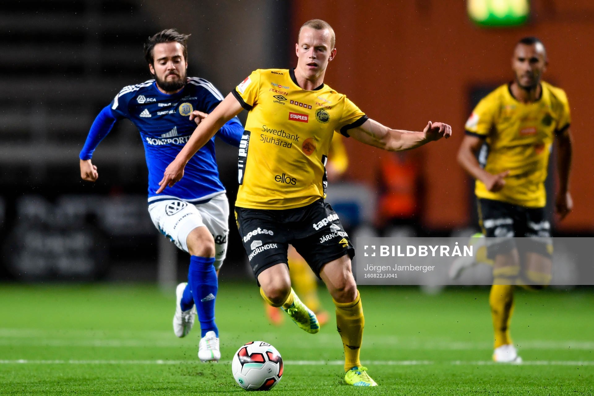Sundsvalls Robbin Sellin jagar Elfsborgs Daniel Gustavsson