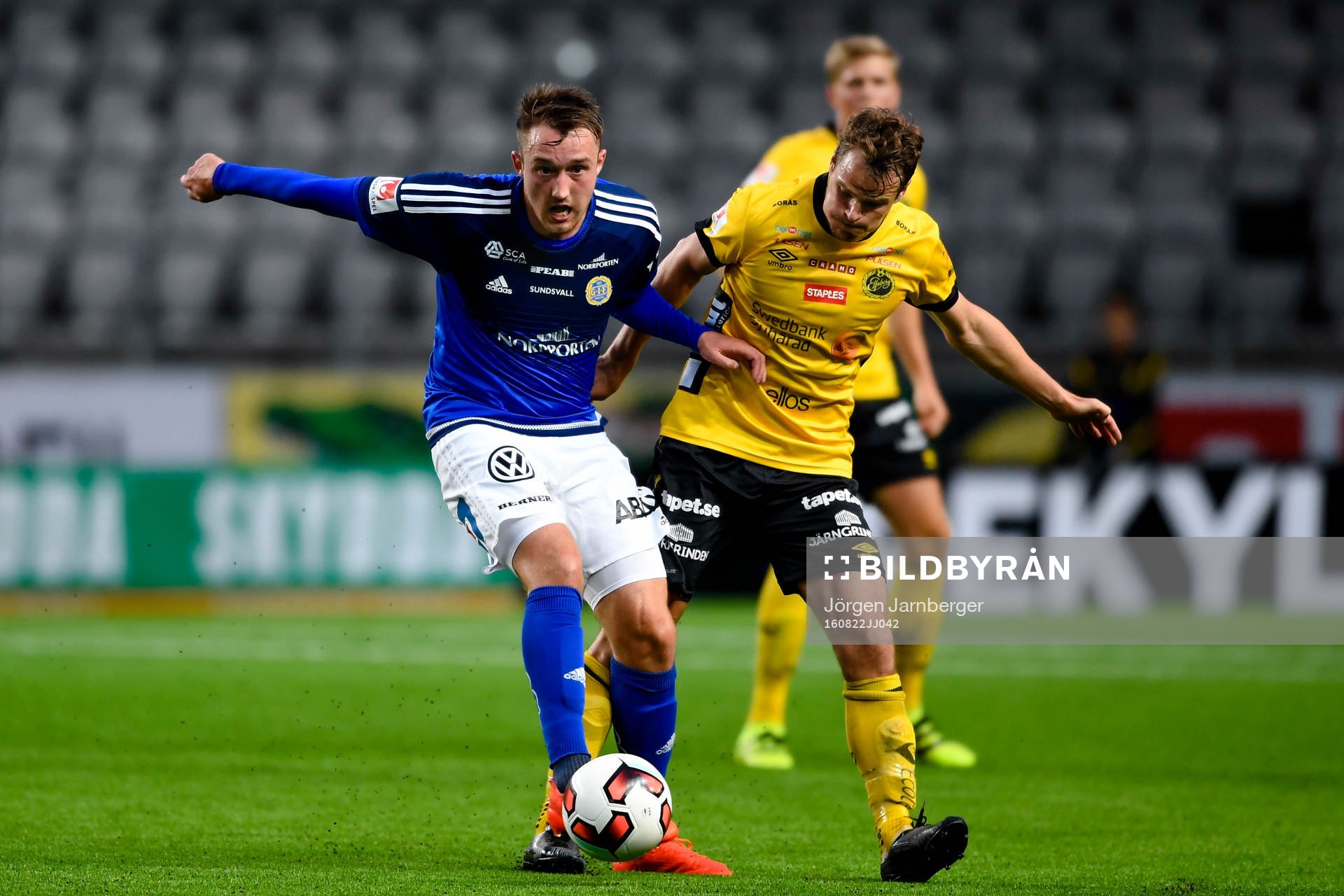 Sundsvalls Smajl Suljevic och Elfsborgs Henning Hauger