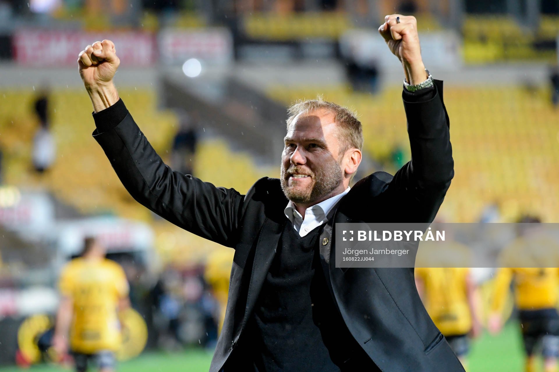 Elfsborgs manager Magnus Haglund jublar