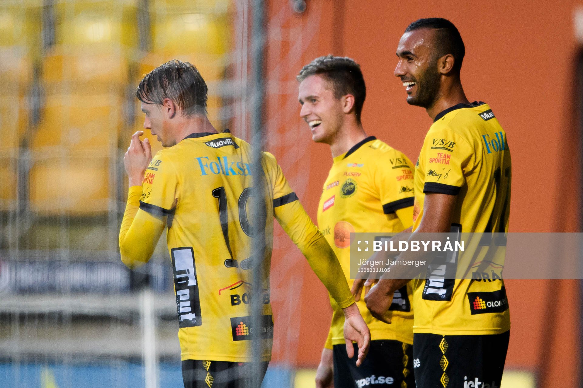 Elfsborgs Issam Jebali jublar ihop med Adam Lundqvist och