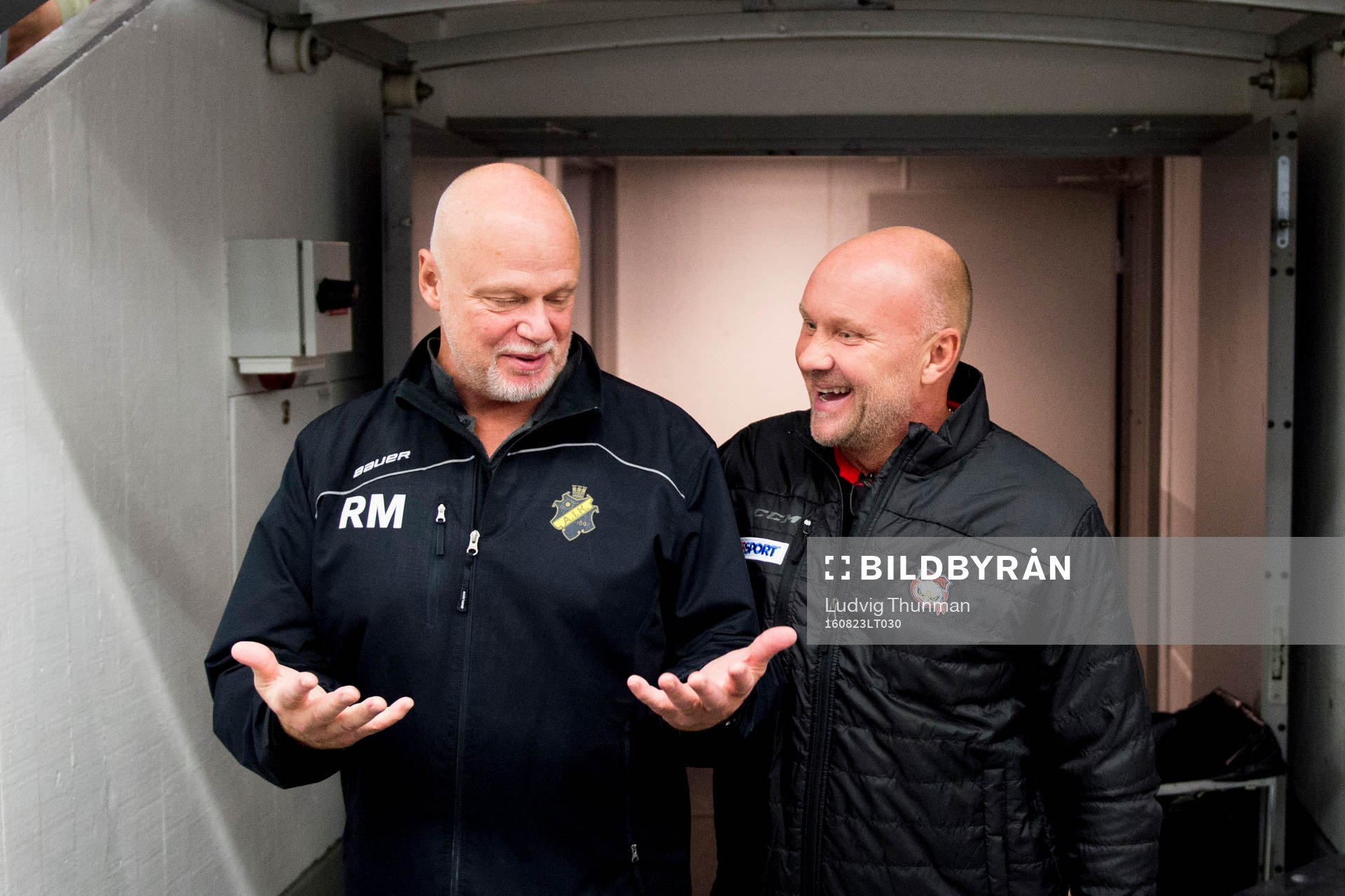 s tränare Roger Melin och Malmö Redhawks tränare Peter