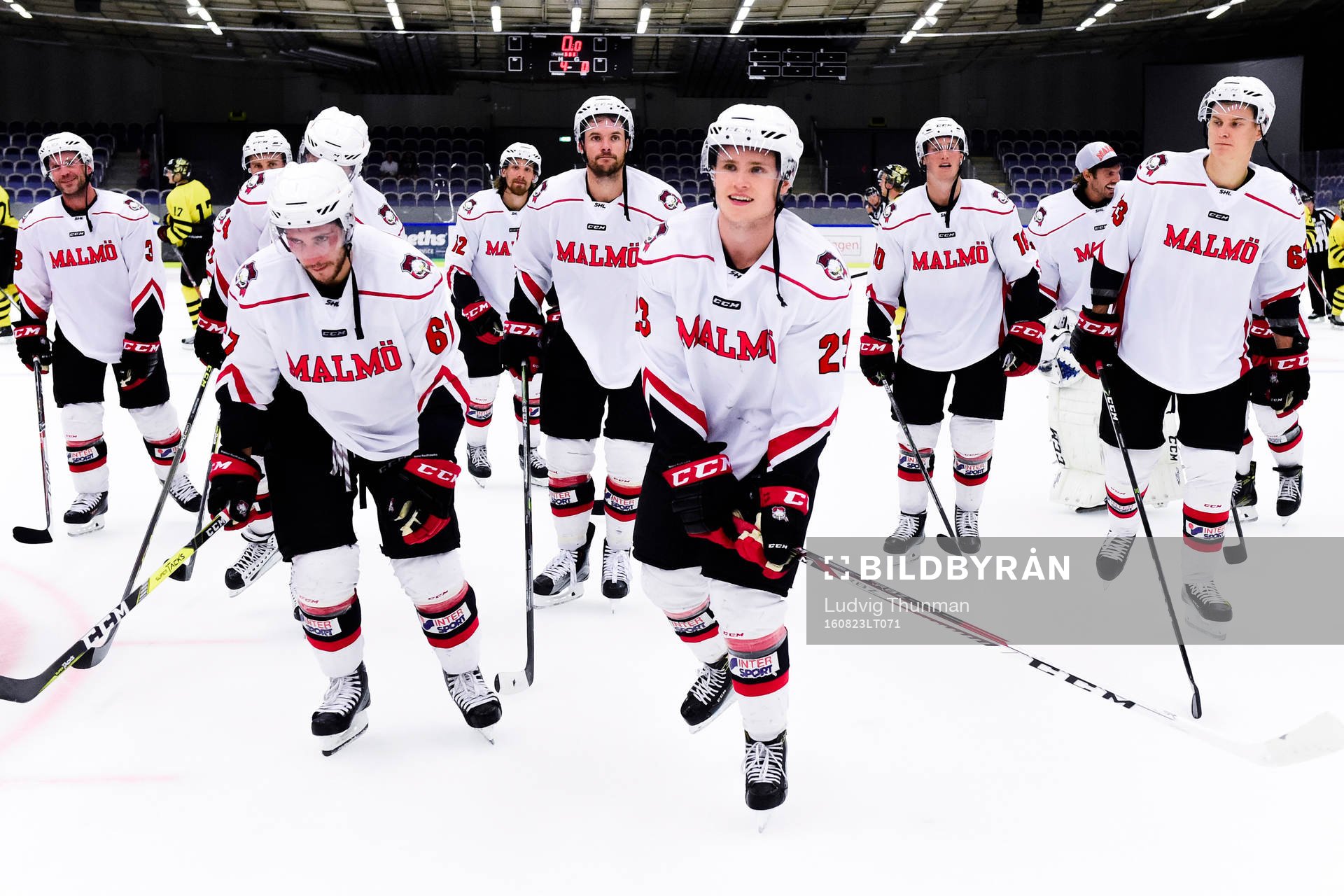 Malmö Redhawks spelare jublar
