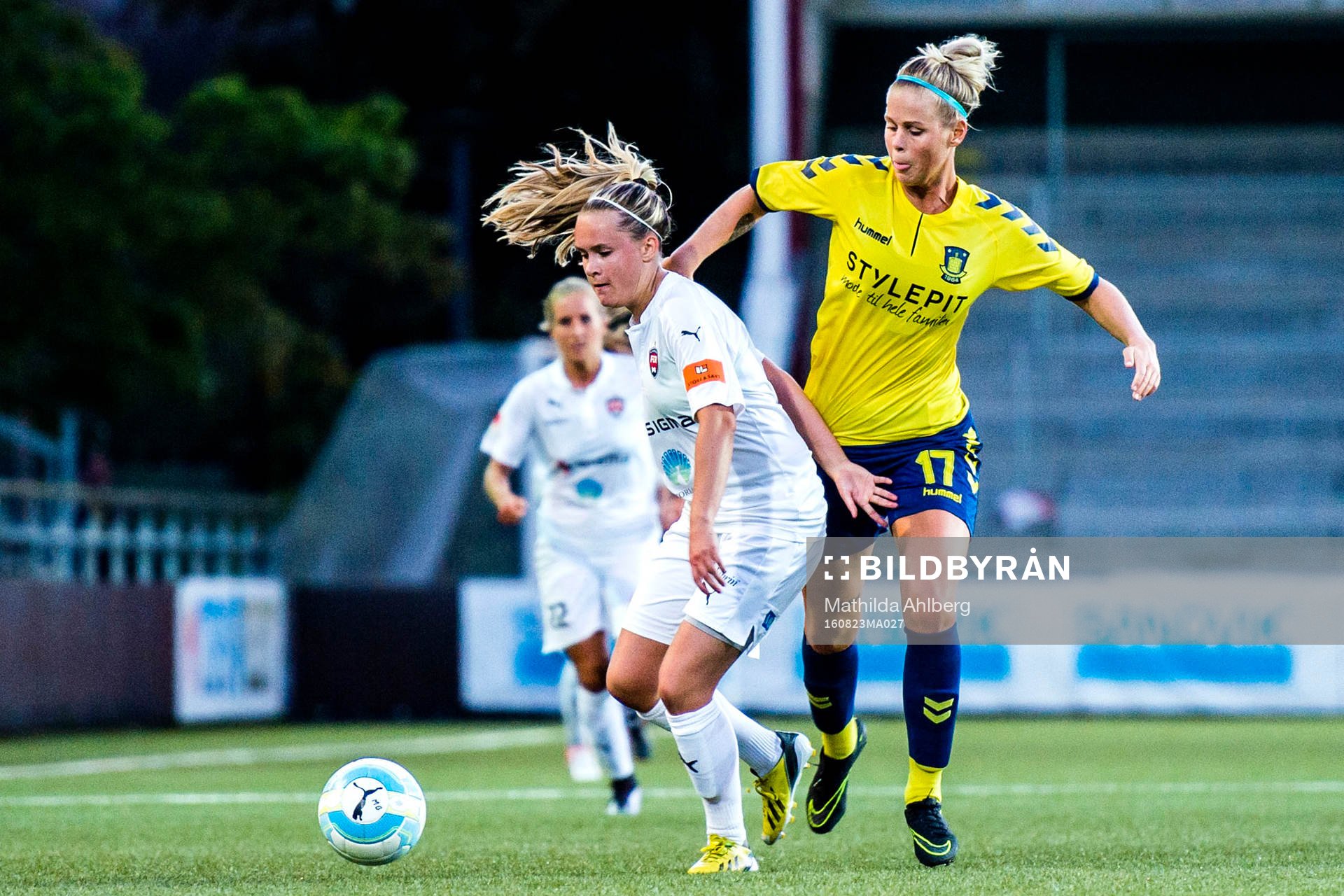 Rosengårds Iina Salmi och Bröndbys Julie Taulo