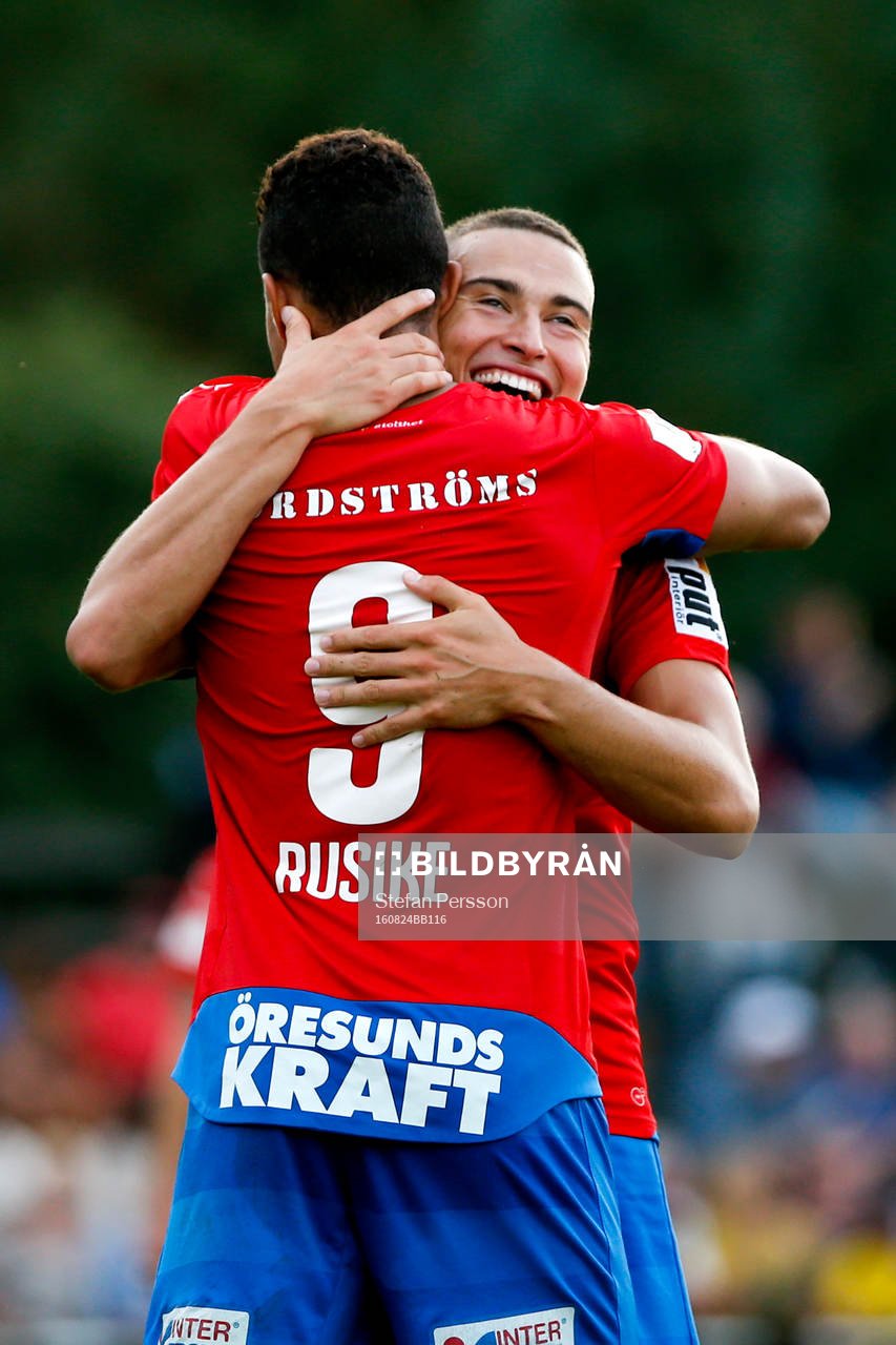 Helsingborgs Jordan Larsson och Tyrell Rusike jublar
