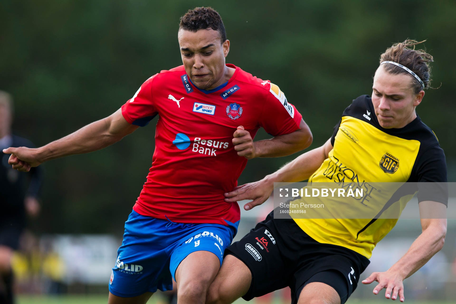 Helsingborgs Tyrell Rusike mot Gnosjös Viktor Nyström