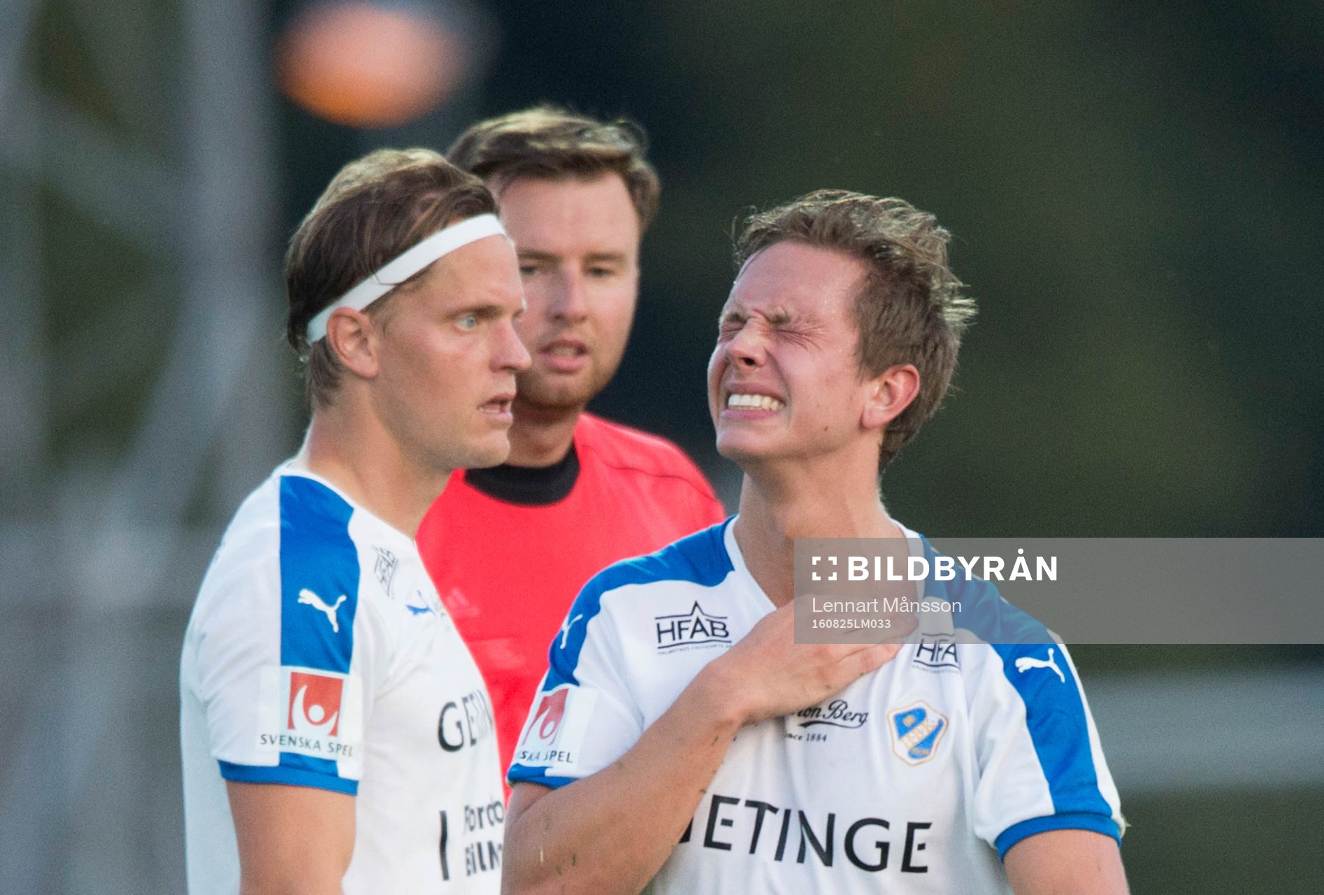 Halmstads Simon Silverholt skadad i matchen i Svenska Cupen