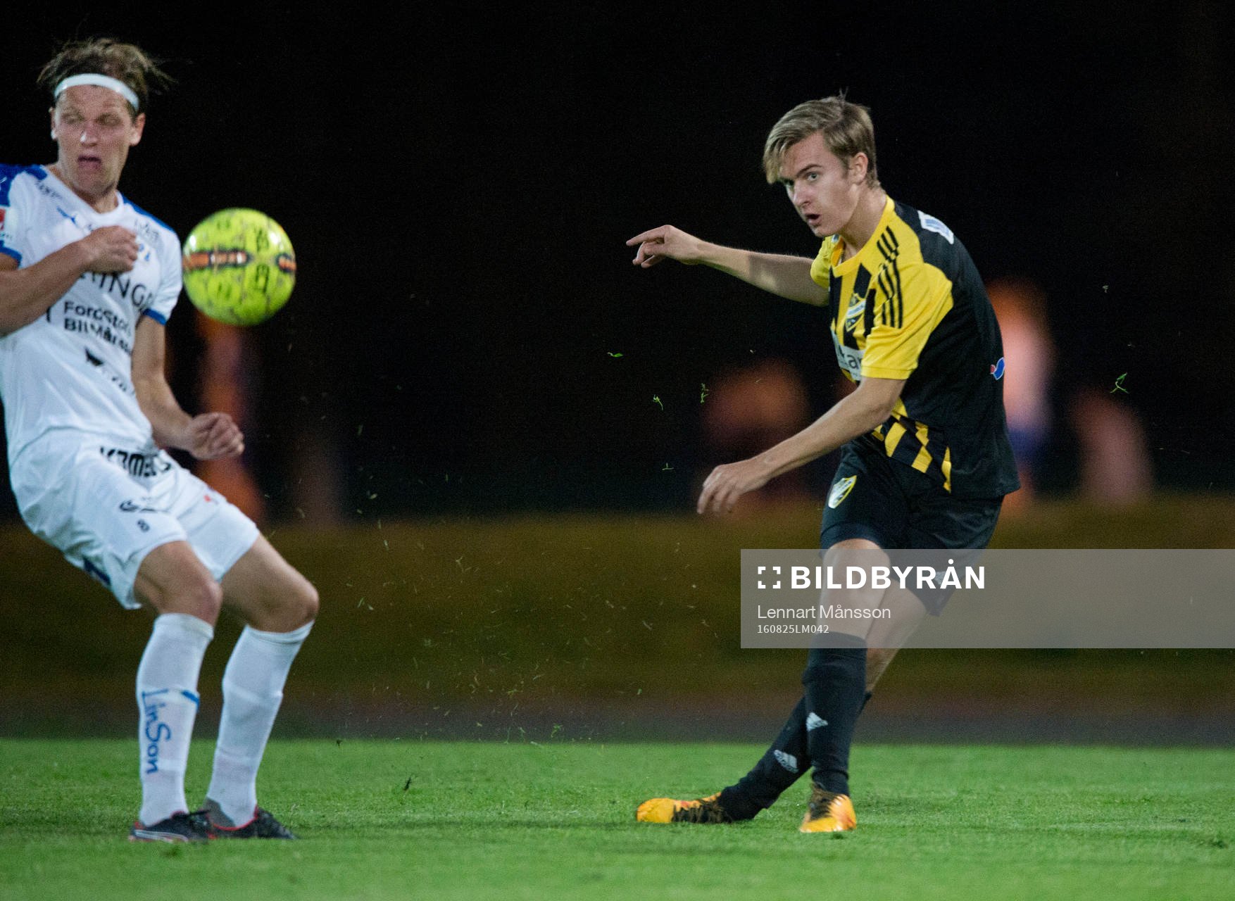 IFK Hässleholms Erik Åberg i matchen i Svenska Cupen
