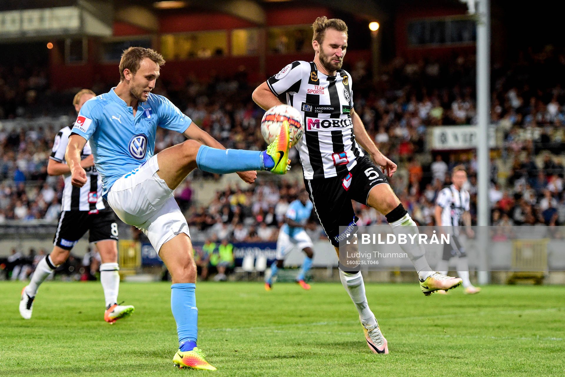 Malmö FFs Magnus Wolff Eikrem och Landskronas Oskar
