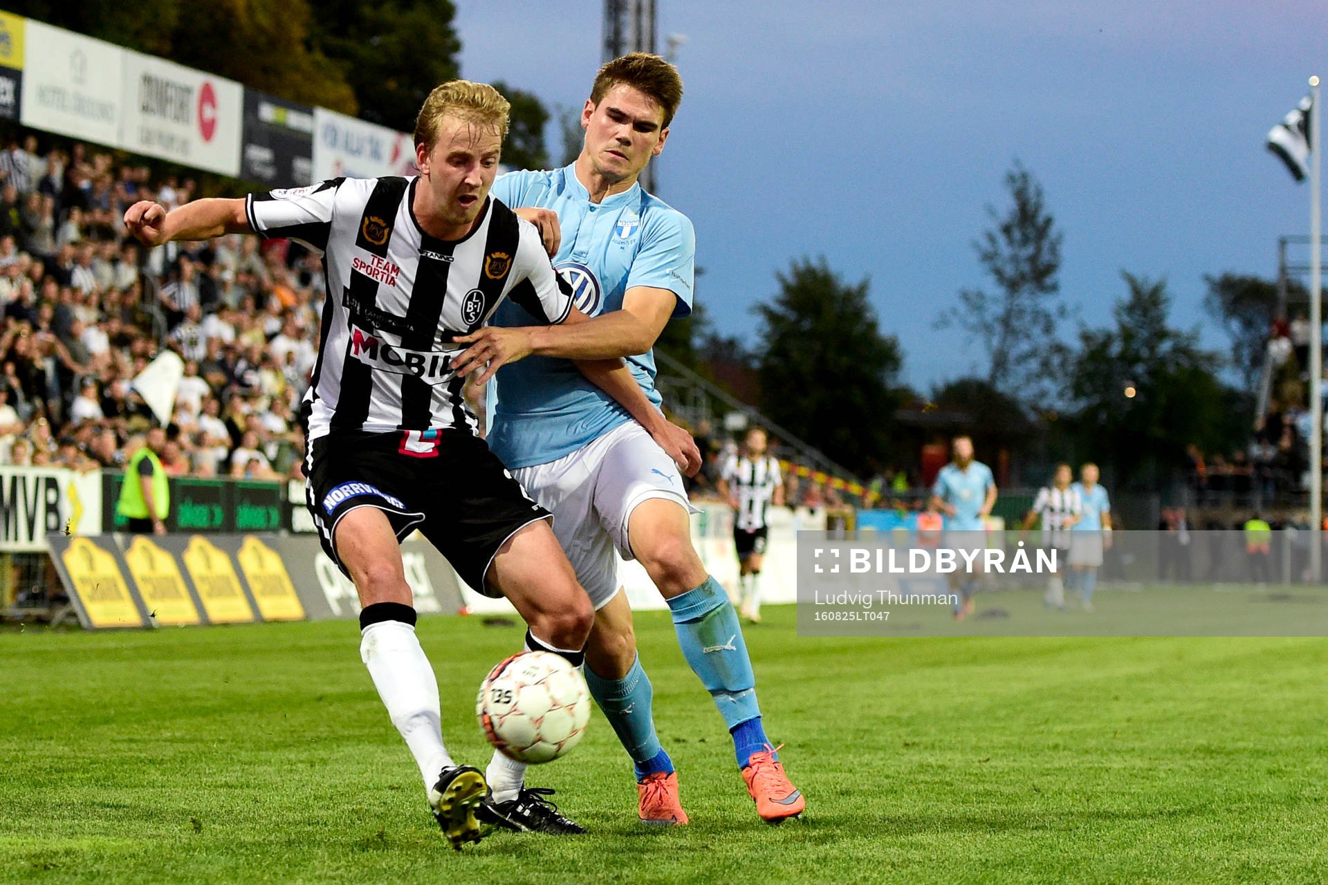 Landskronas Viktor Svensson och Malmö FFs Vidar Örn