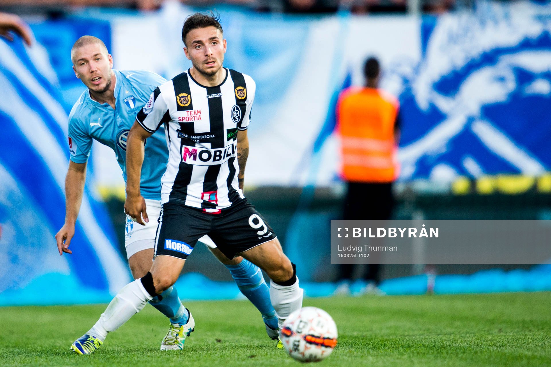 Malmö FFs Anton Tinnerholm och Landskronas Filip Pivkovski