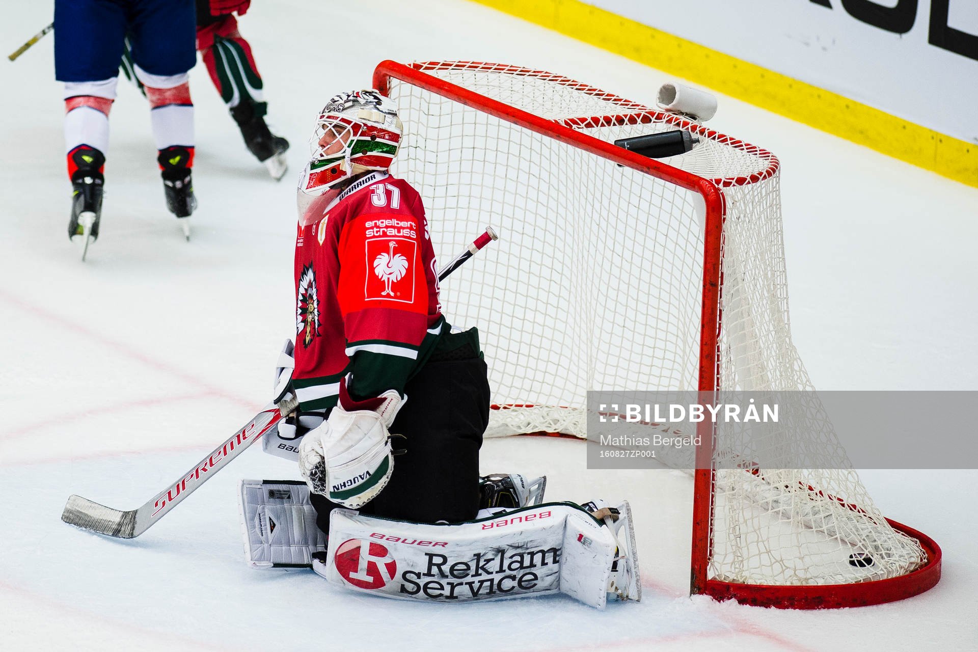 Frölundas målvakt Johan Gustafsson deppar
