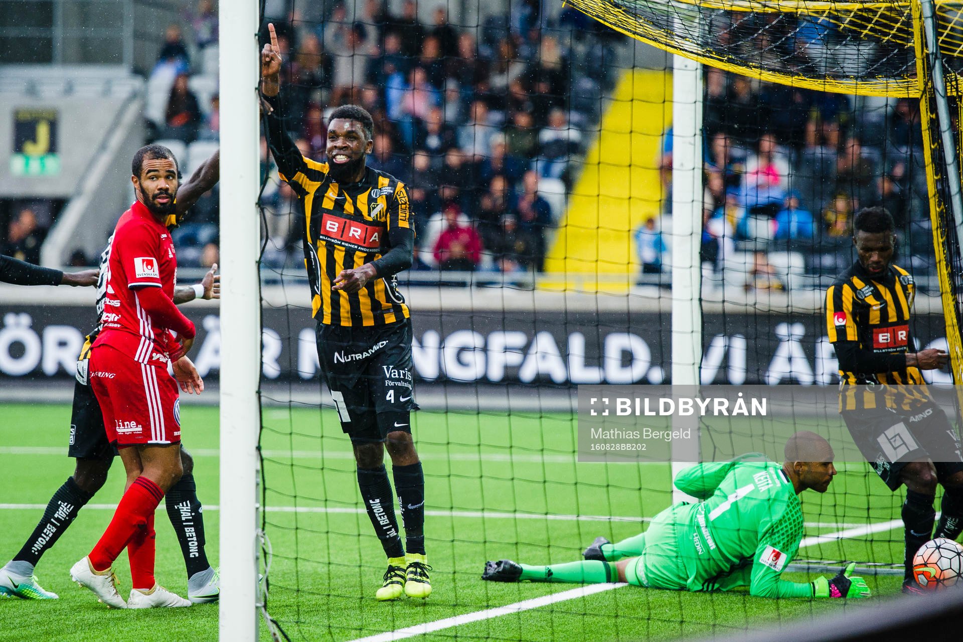 Häckens Tefu Junaid Mashamaite jublar