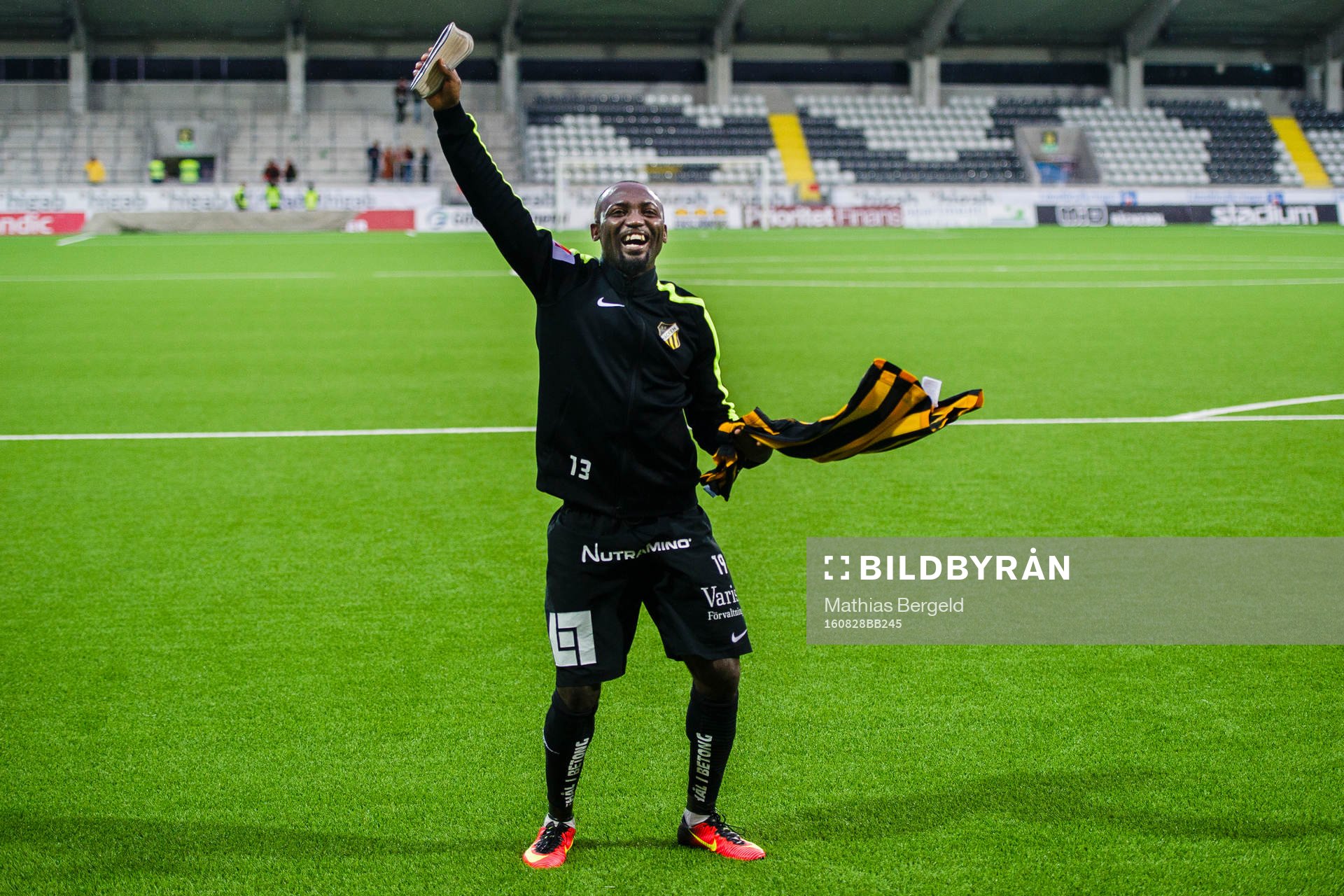 Häckens John Owoeri jublar