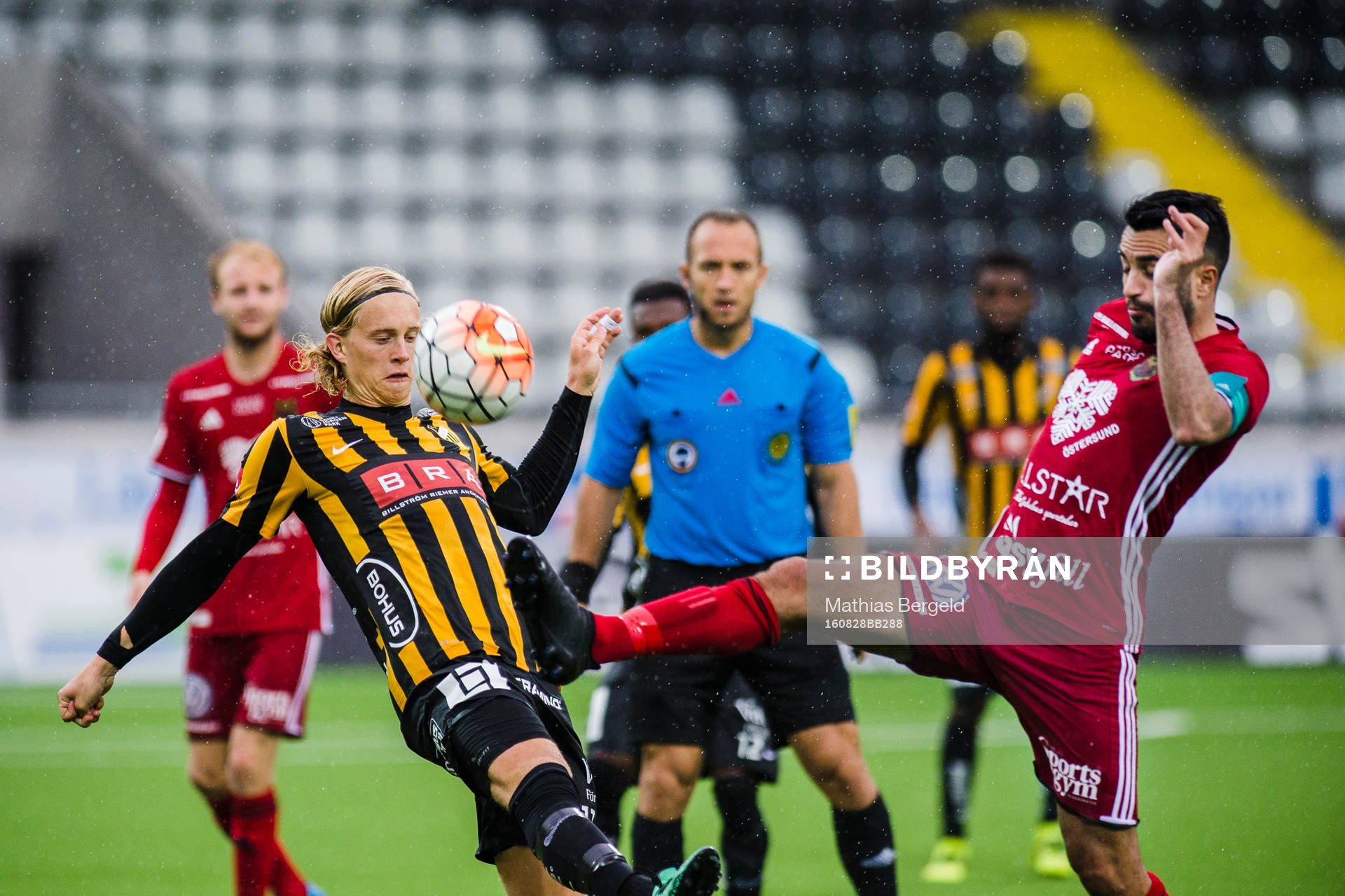 Häckens Gustav Berggren och Östersunds Brwa Nouri