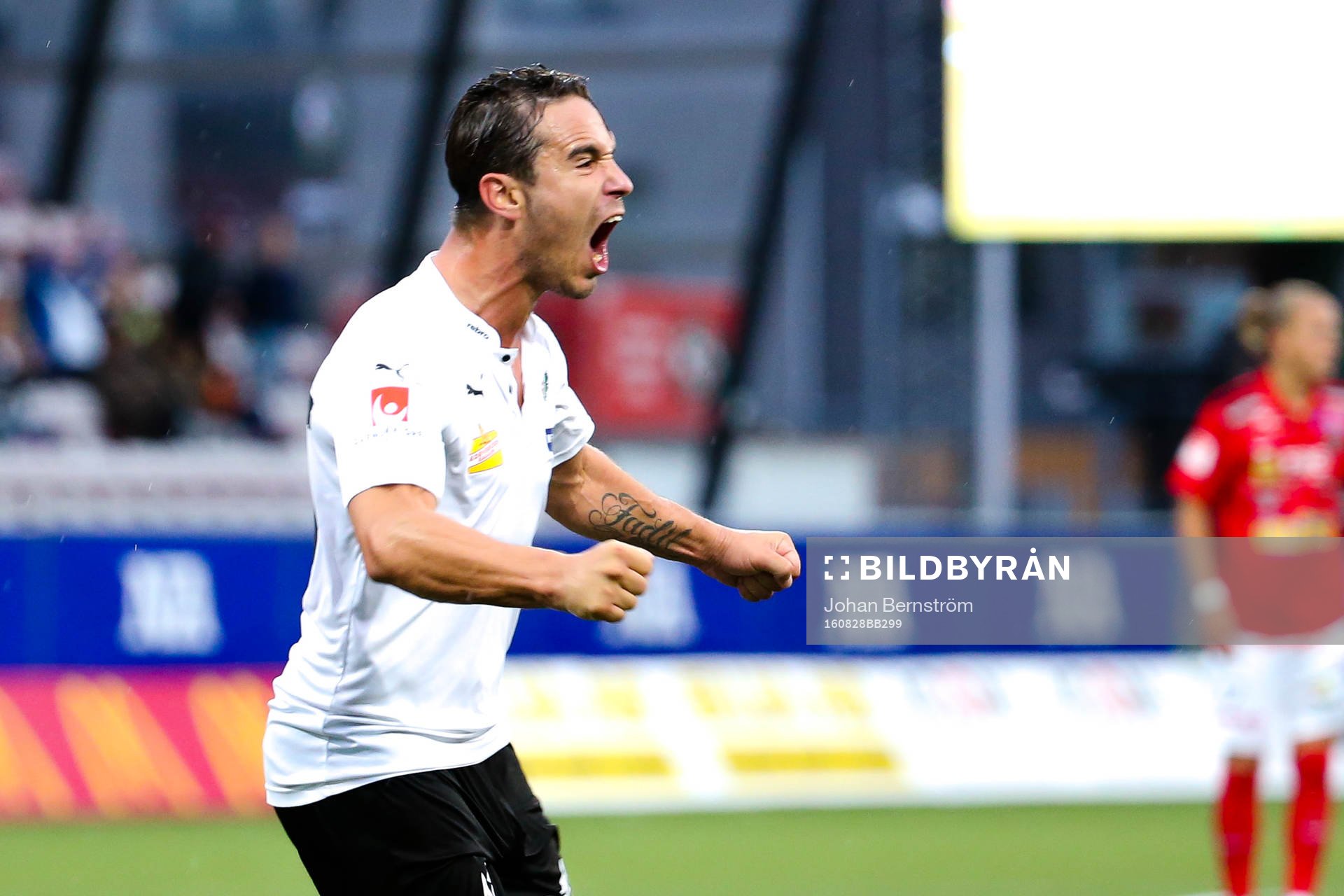 Örebros Nordin Gerzic jublar