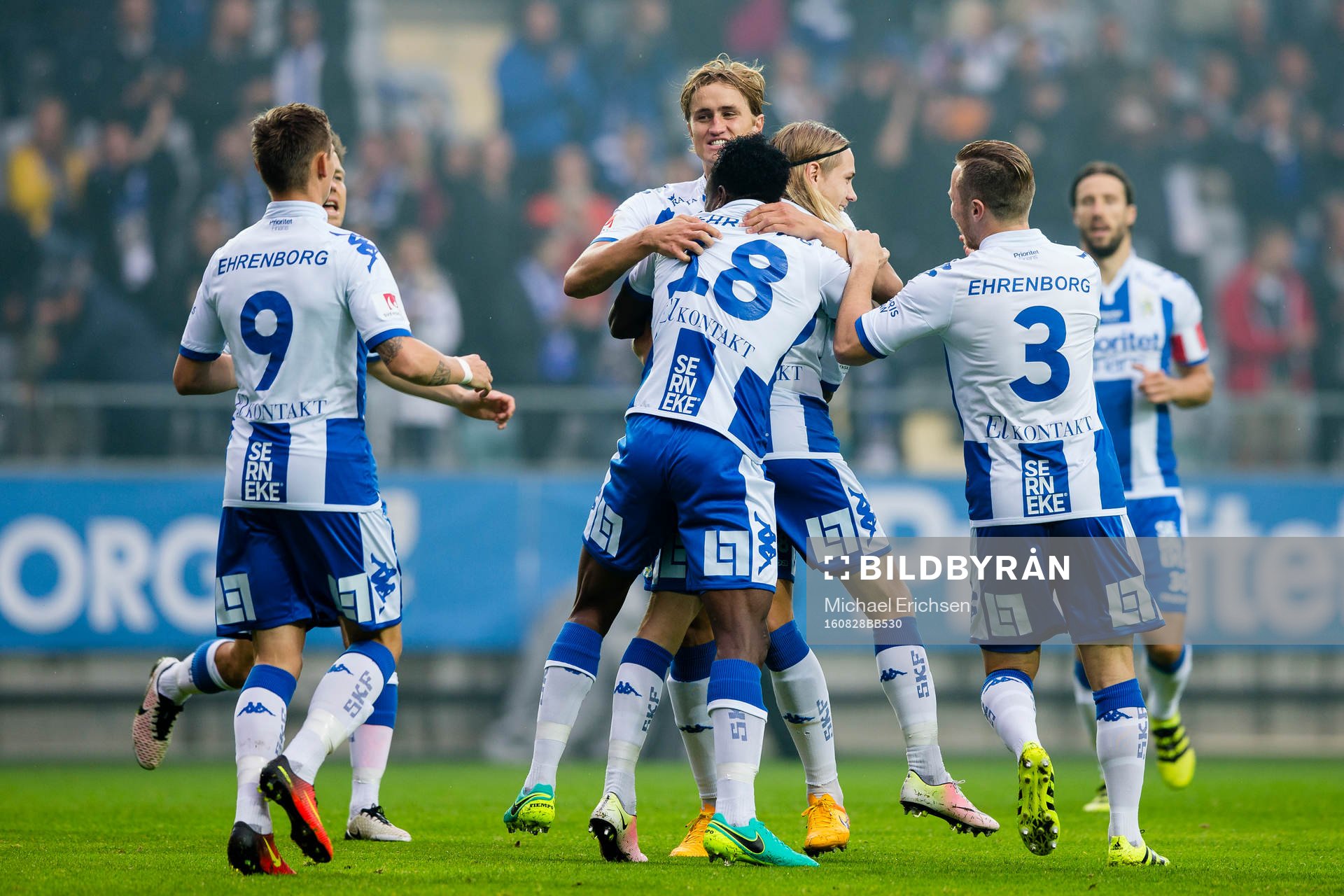 IFK Göteborgs Elias Mar Omarsson jublar och omfamnas