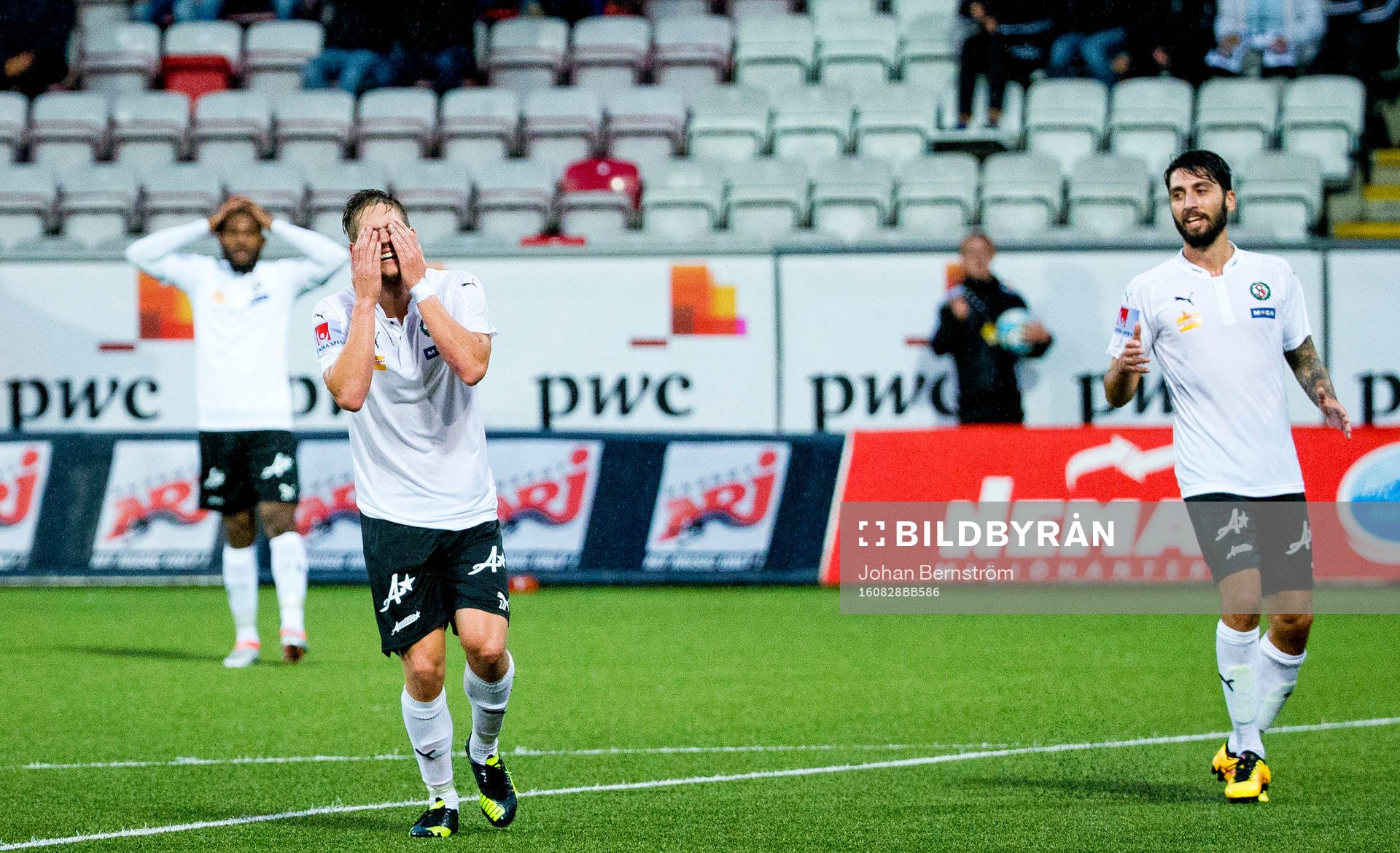 Deppigt hos Örebros Victor Sköld och Nahir Besara