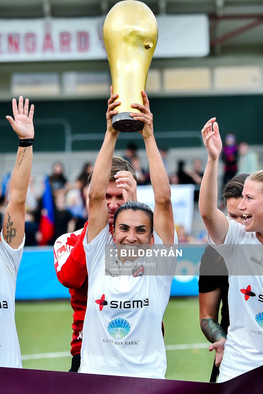 Rosengårds Marta Viera Da Silva jublar