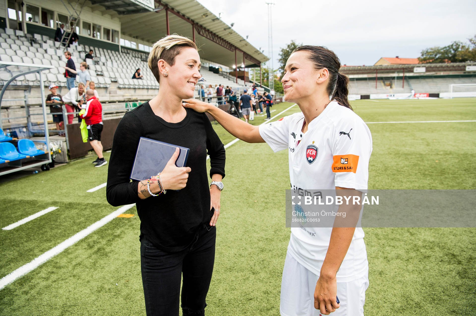Rosengårds Alexandra Lowe Riley och sportchef Therese