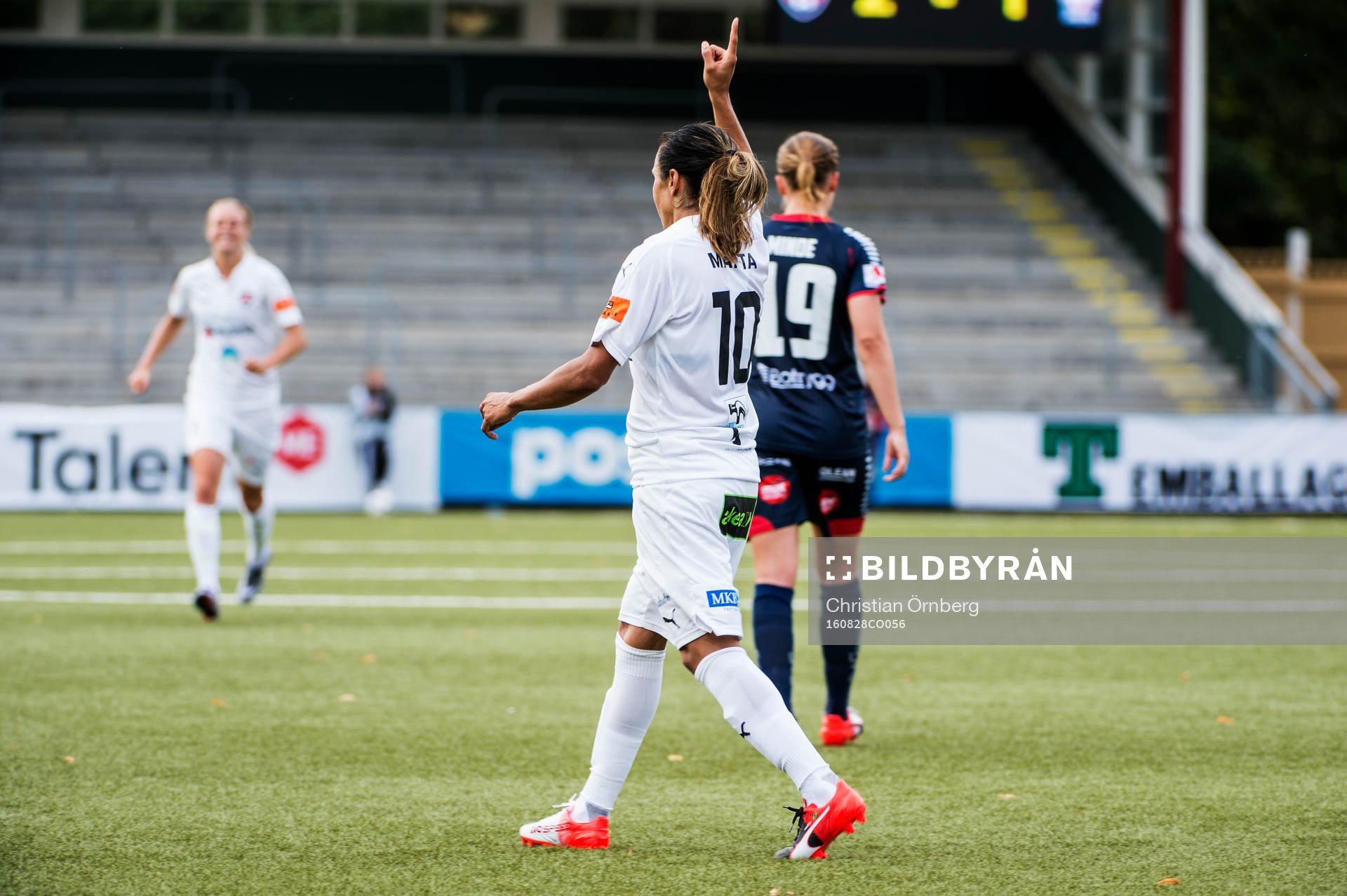 Rosengårds Marta Viera Da Silva jublar