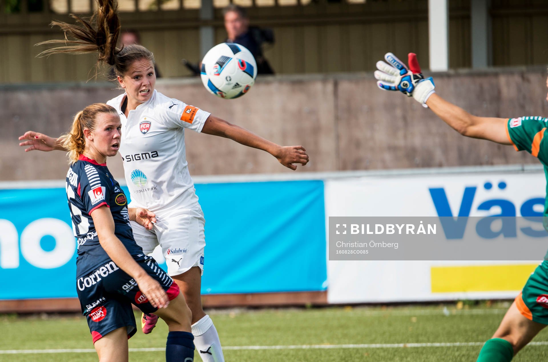 Rosengårds Lieke Martens gör 2-0 på Linköpings målvakt
