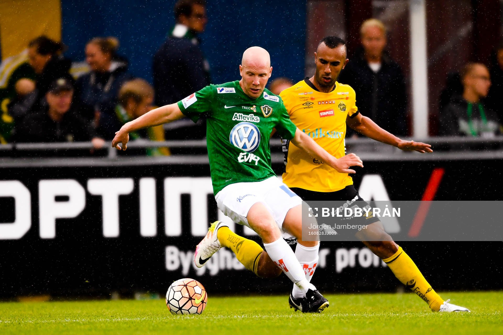 Jönköpings Viktor Rönneklev och Elfsborgs Issam Jebali