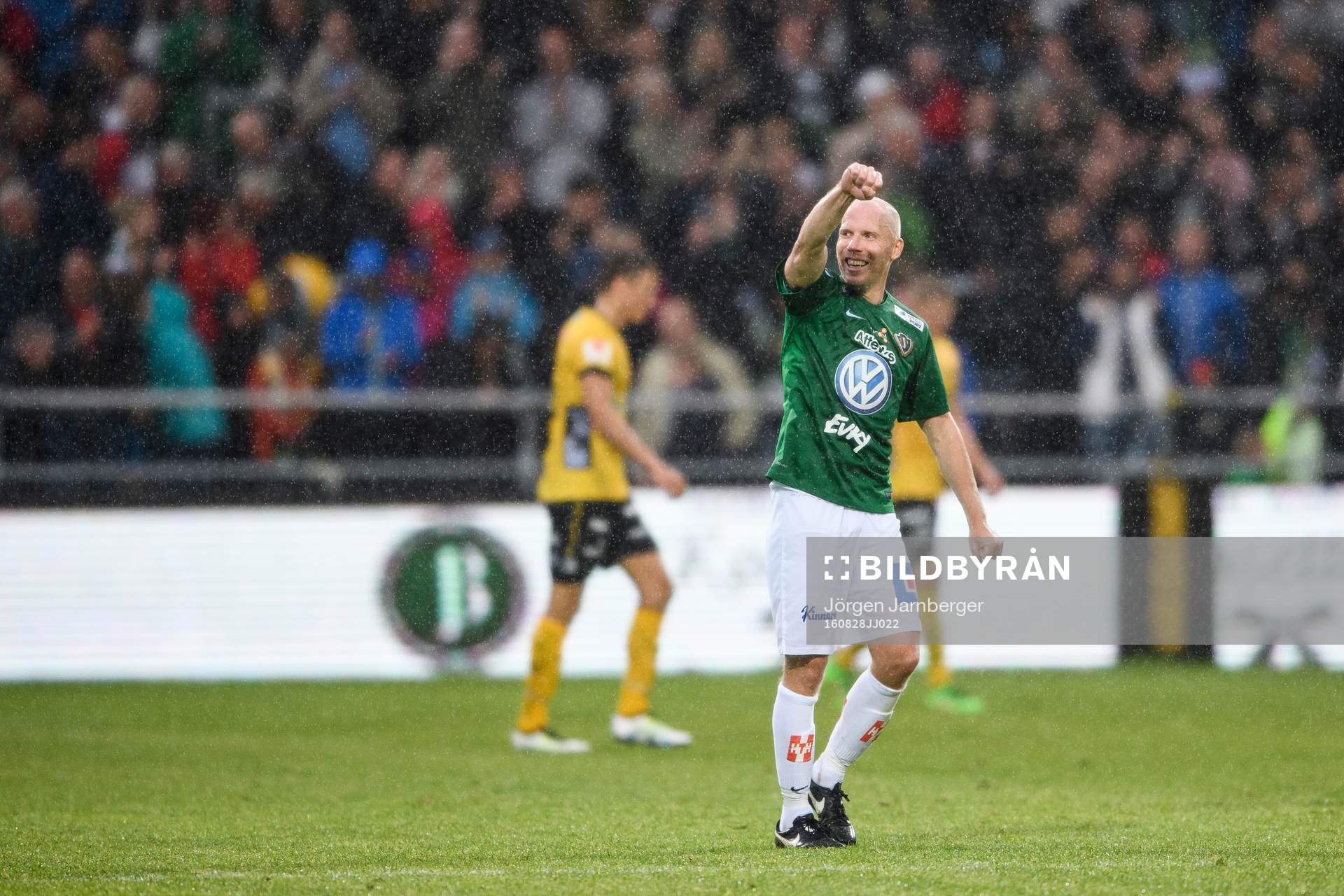 Jönköpings Viktor Rönneklev jublar efter fotbollsmatchen i Allsvenskan mellan Jönköping och Elfsborg den 28 augusti 2016 i JÖNKÖPING.