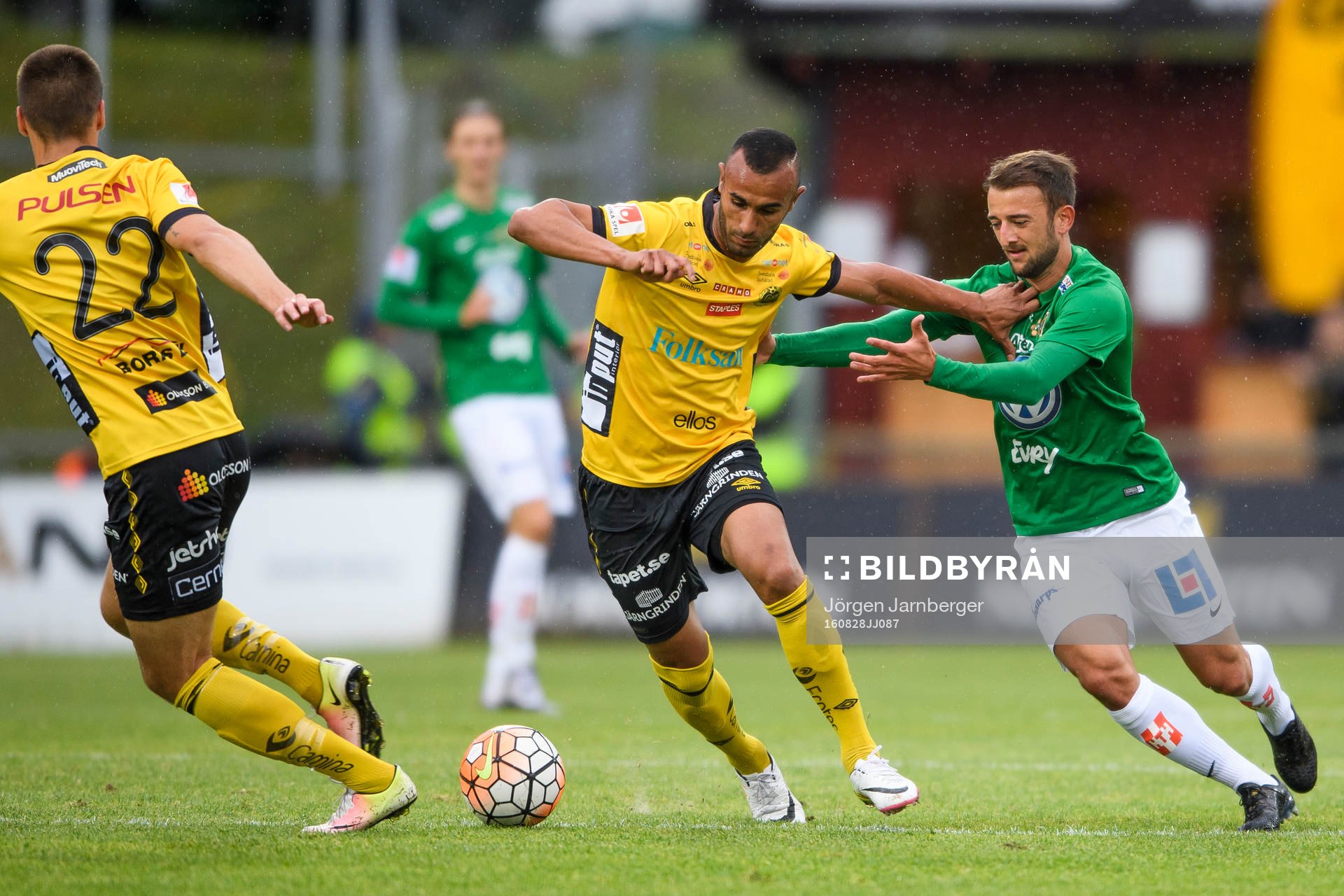 Elfsborgs Issam Jebali och Jönköpings Robert Gojani