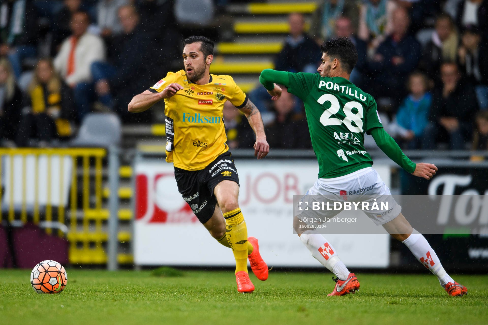Elfsborgs Emir Bajrami och Jönköpings Alejandro Fernandez