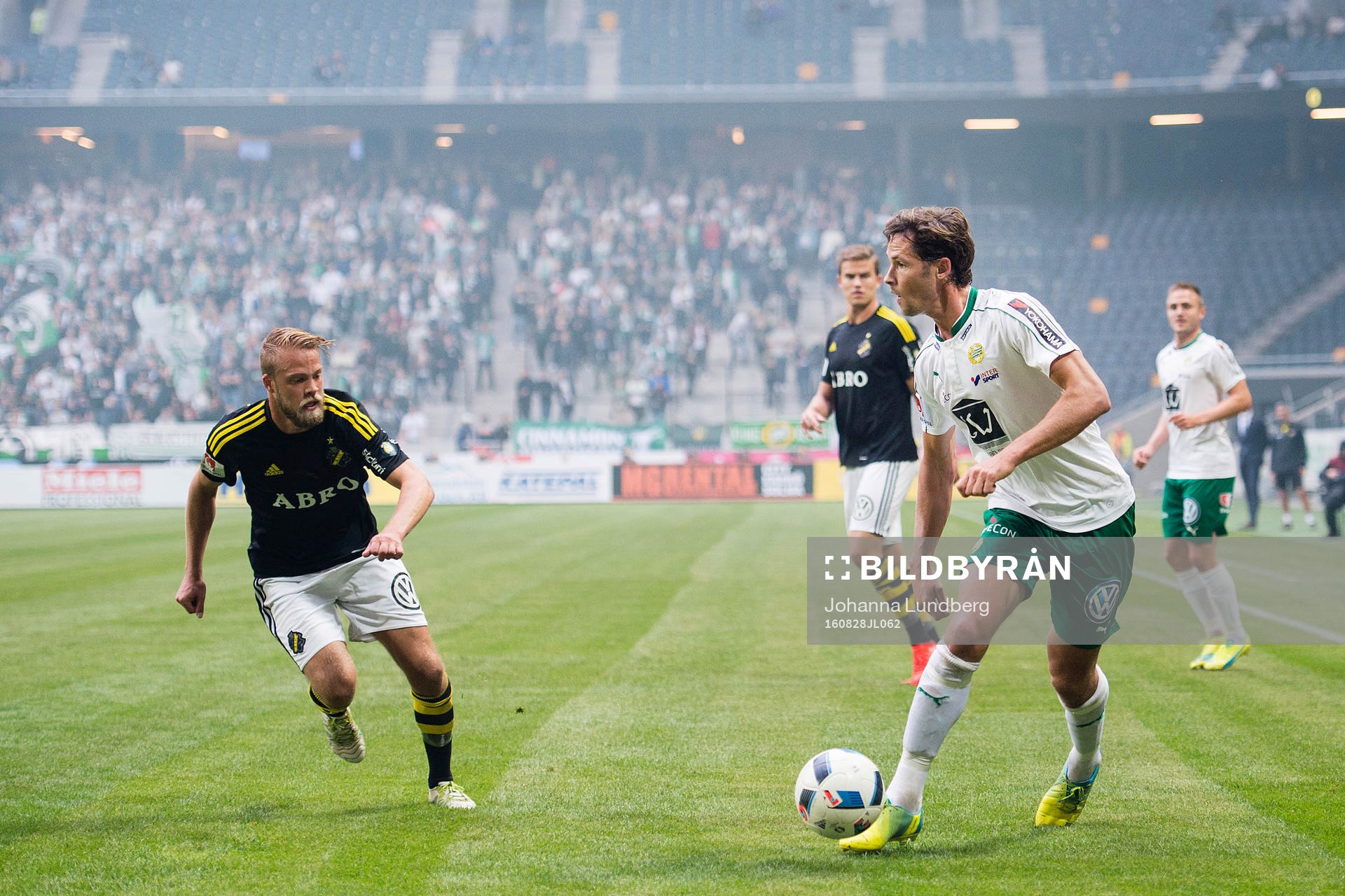 s Daniel Sundgren och Hammarbys Philip Haglund