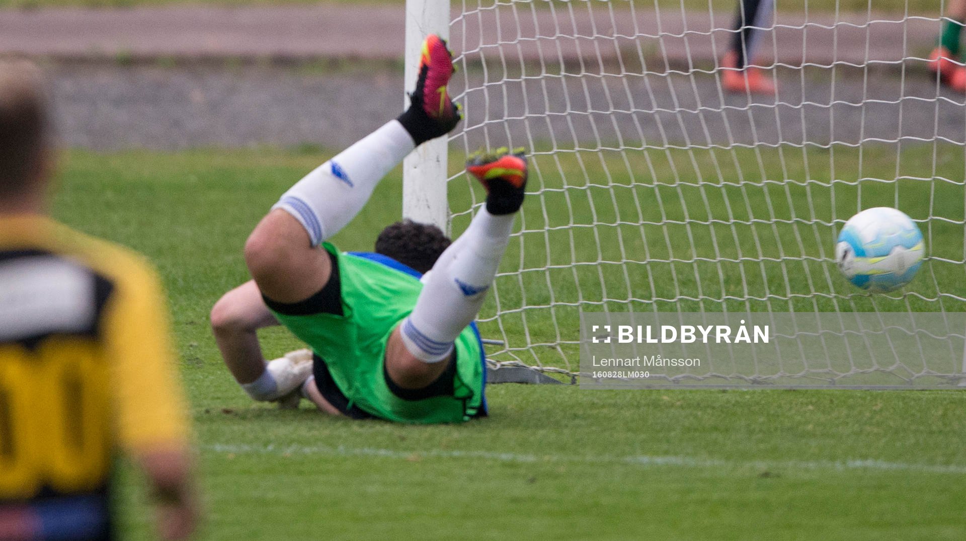 IFK Hässleholms Krenar Ejupi släpper 0-2 förbi sig i
